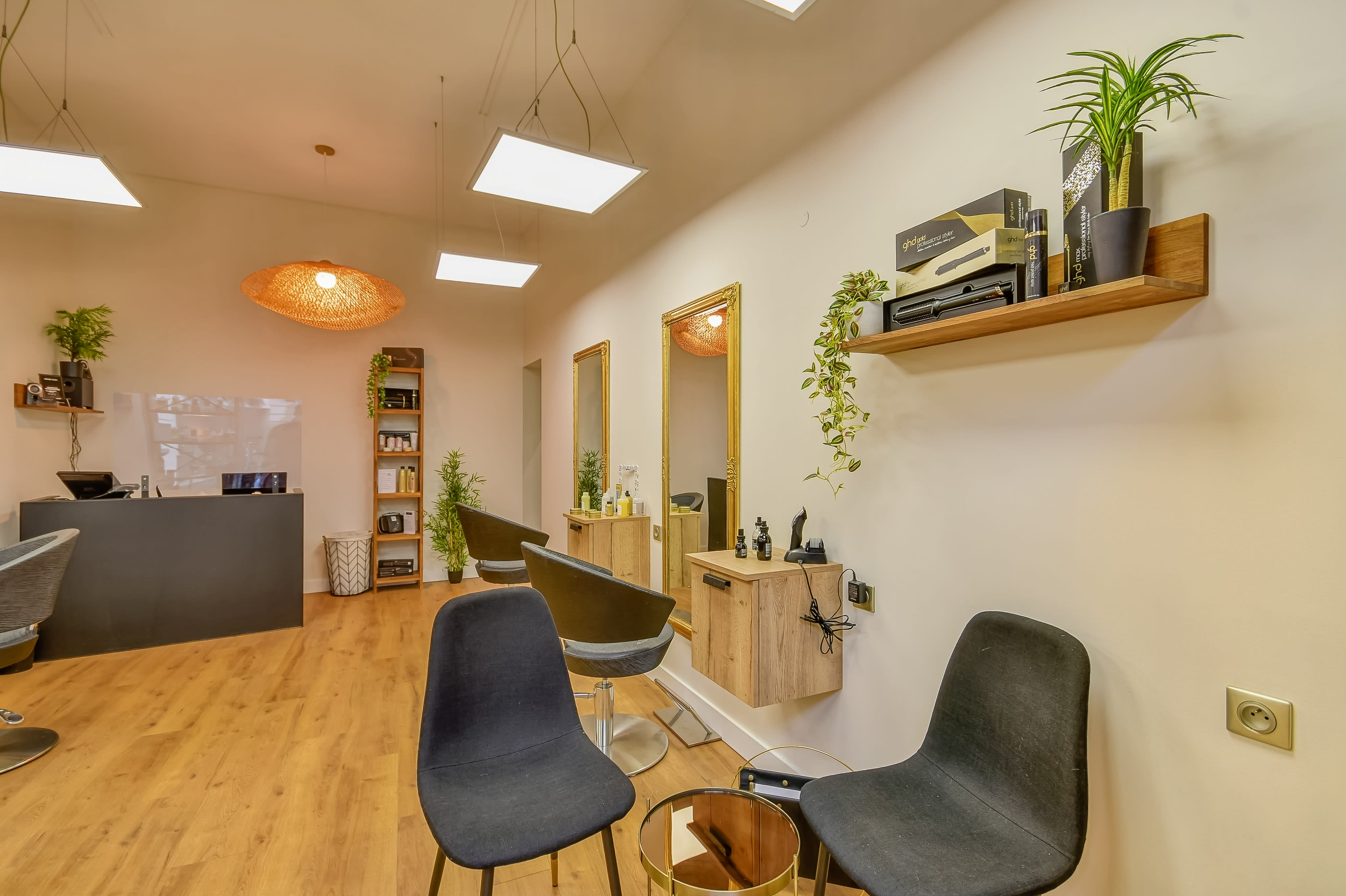 Numero 9 - Coiffure Toulouse - Numero 9 - Photo Galerie - OneBooking