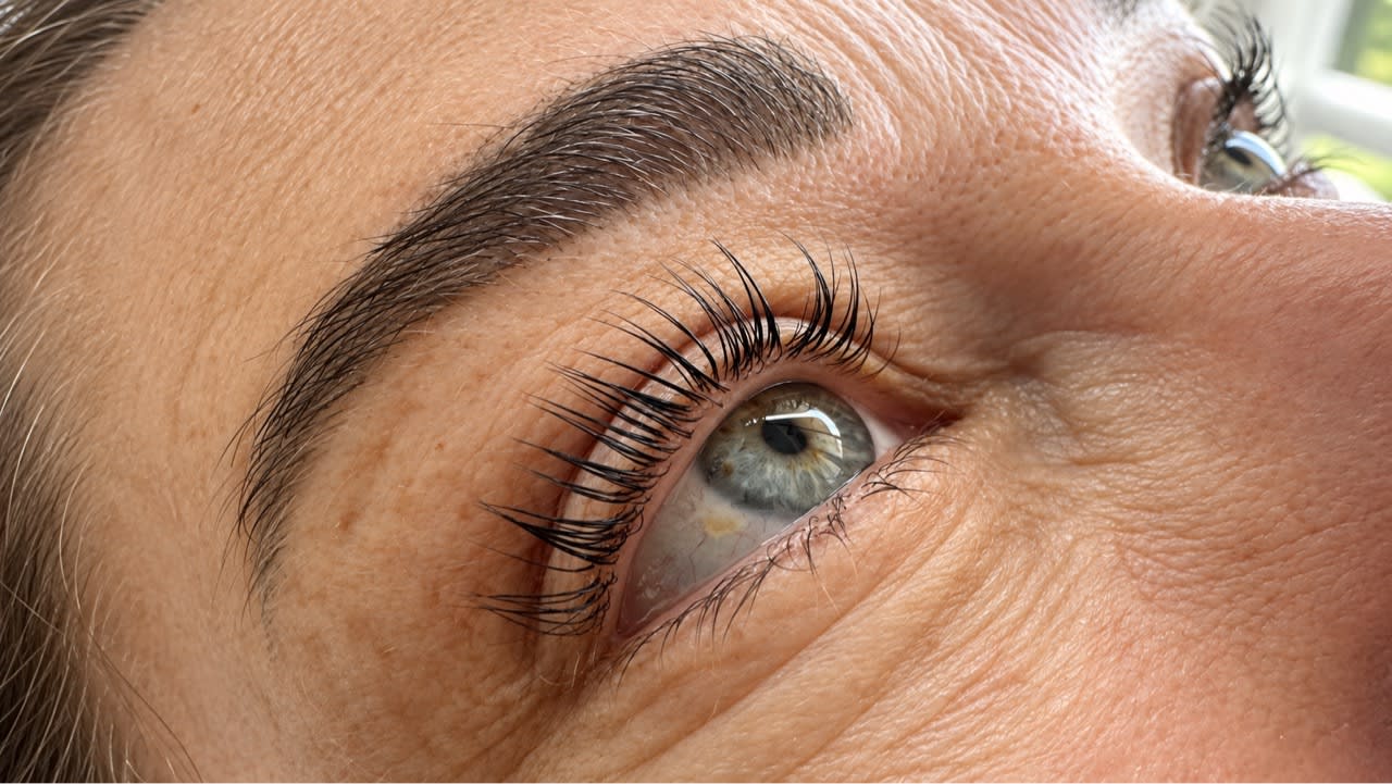 Olivia Lash Artist - Sourcils & cils Antibes - OneBooking