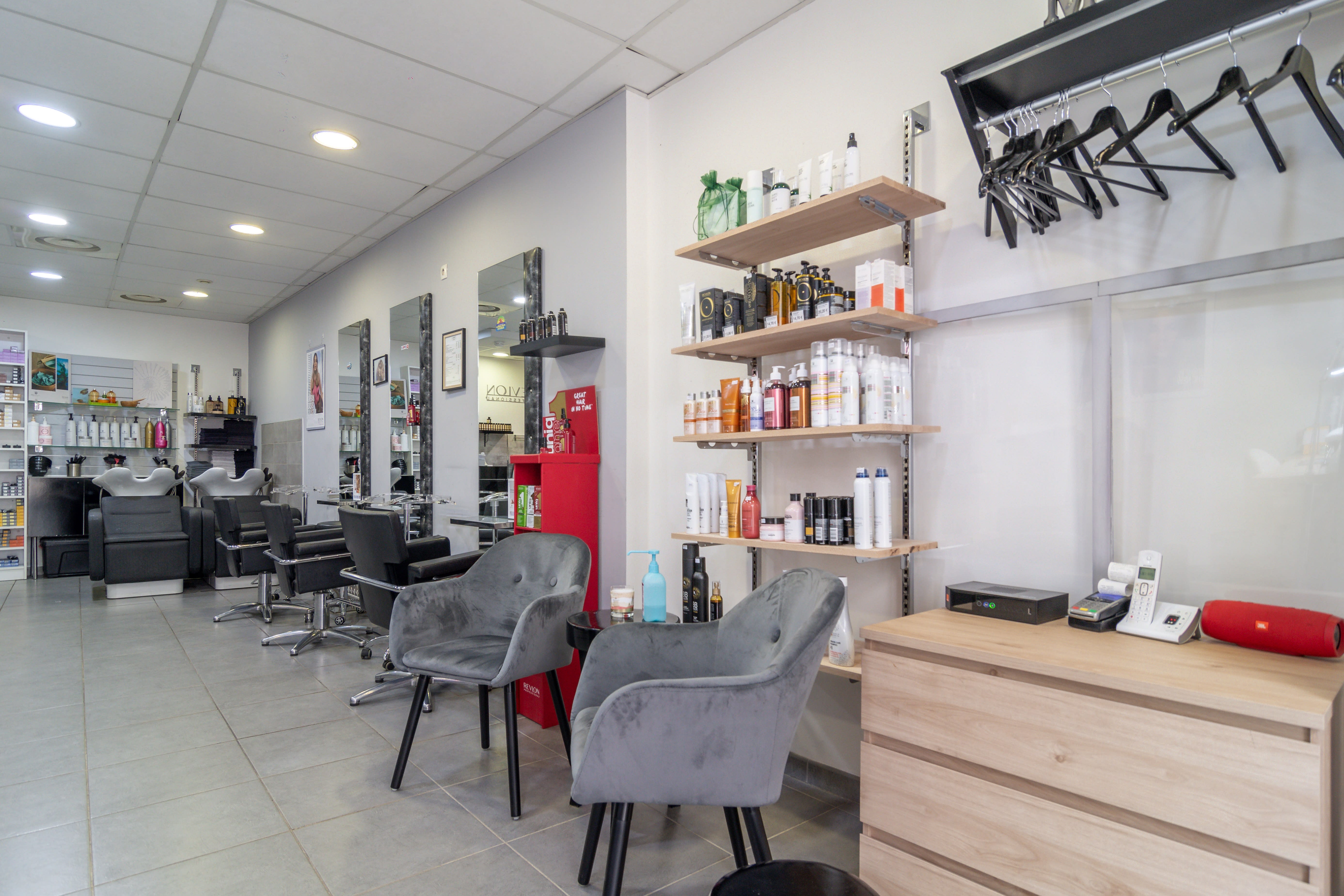 MC Coiffure - Coiffure Saint-Maximin-la-Sainte-Baume - MC Coiffure - Photo Galerie - OneBooking