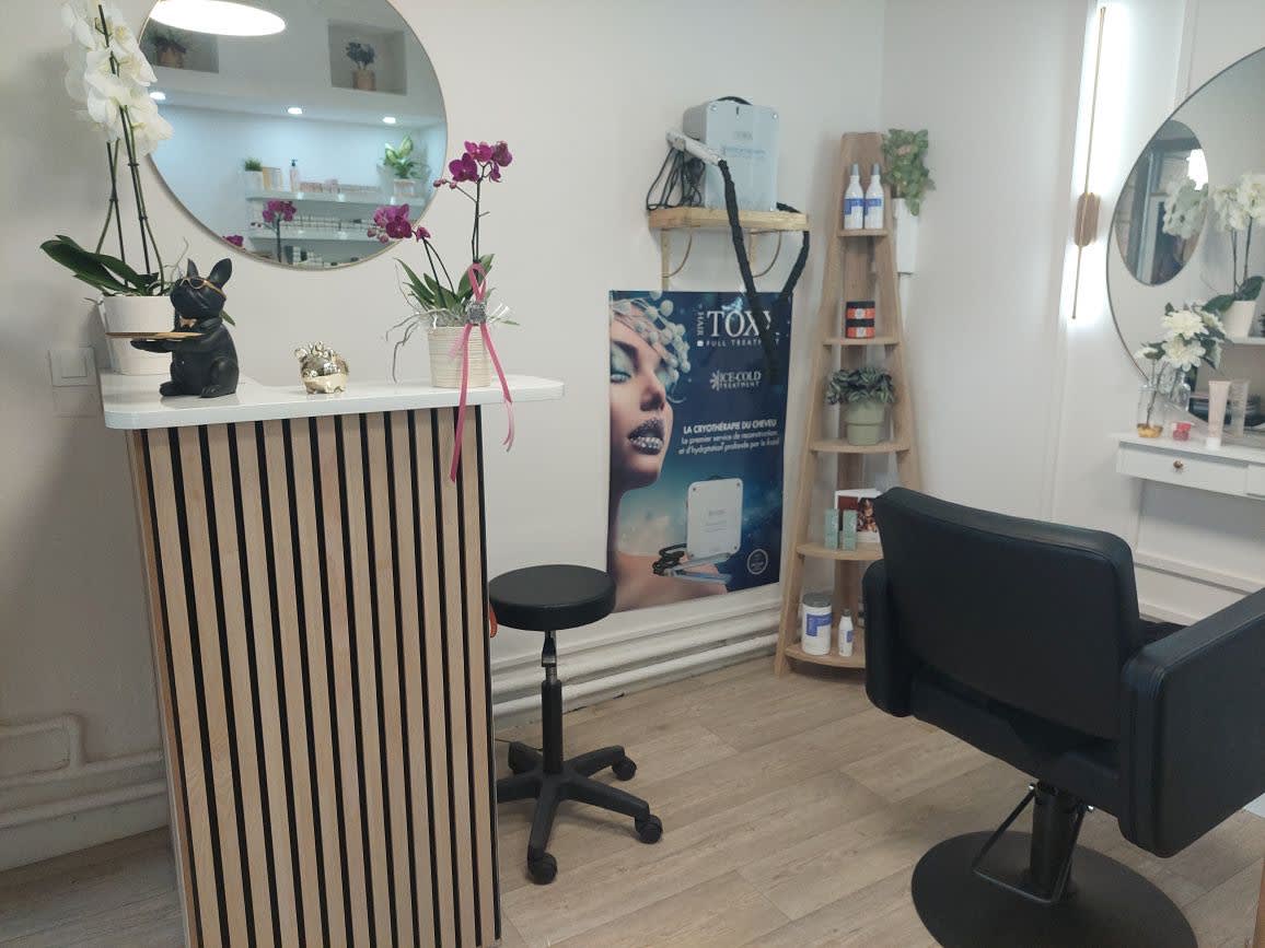 Assia Coiffure - Coiffure Alès - Assia Coiffure - Photo Galerie - OneBooking