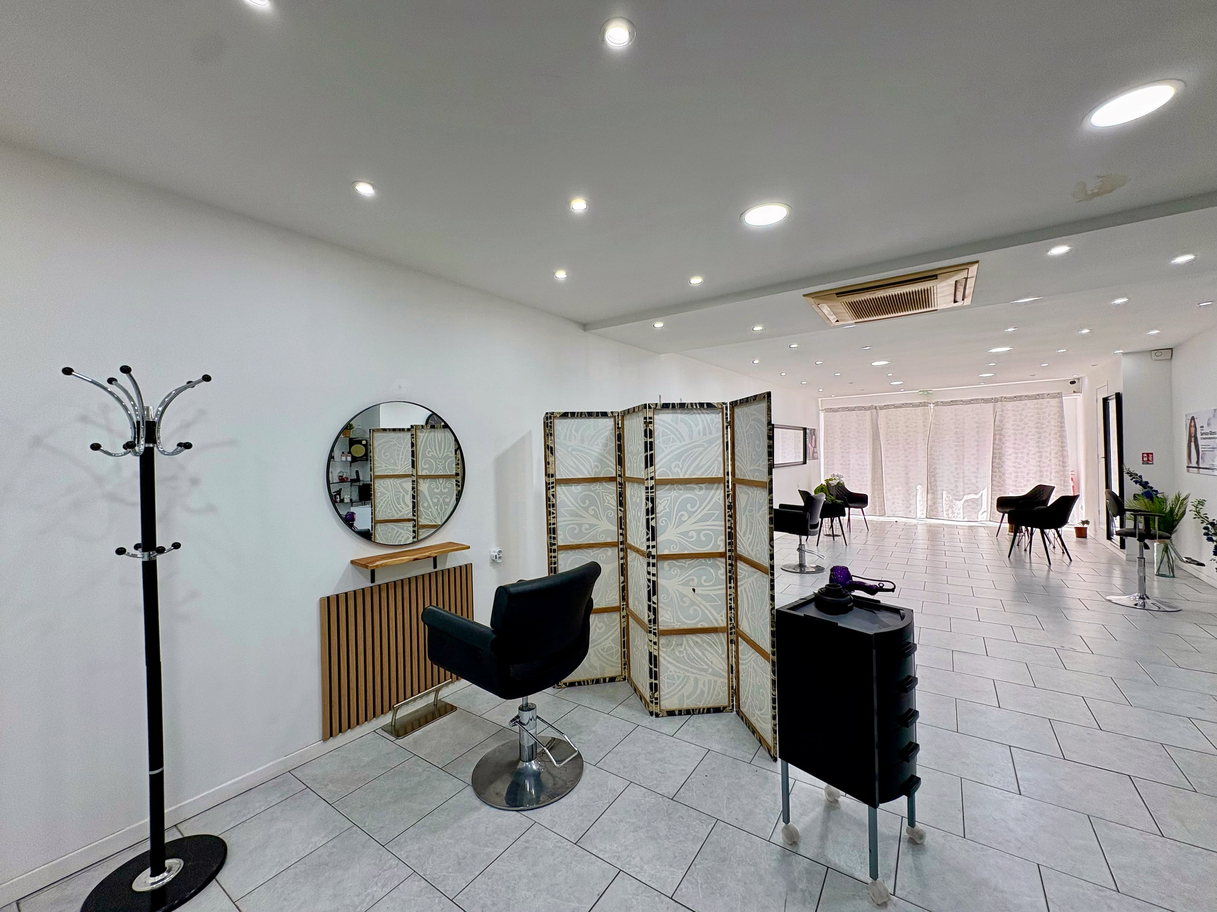 Jihane Coiffure - Coiffure Toulon - OneBooking