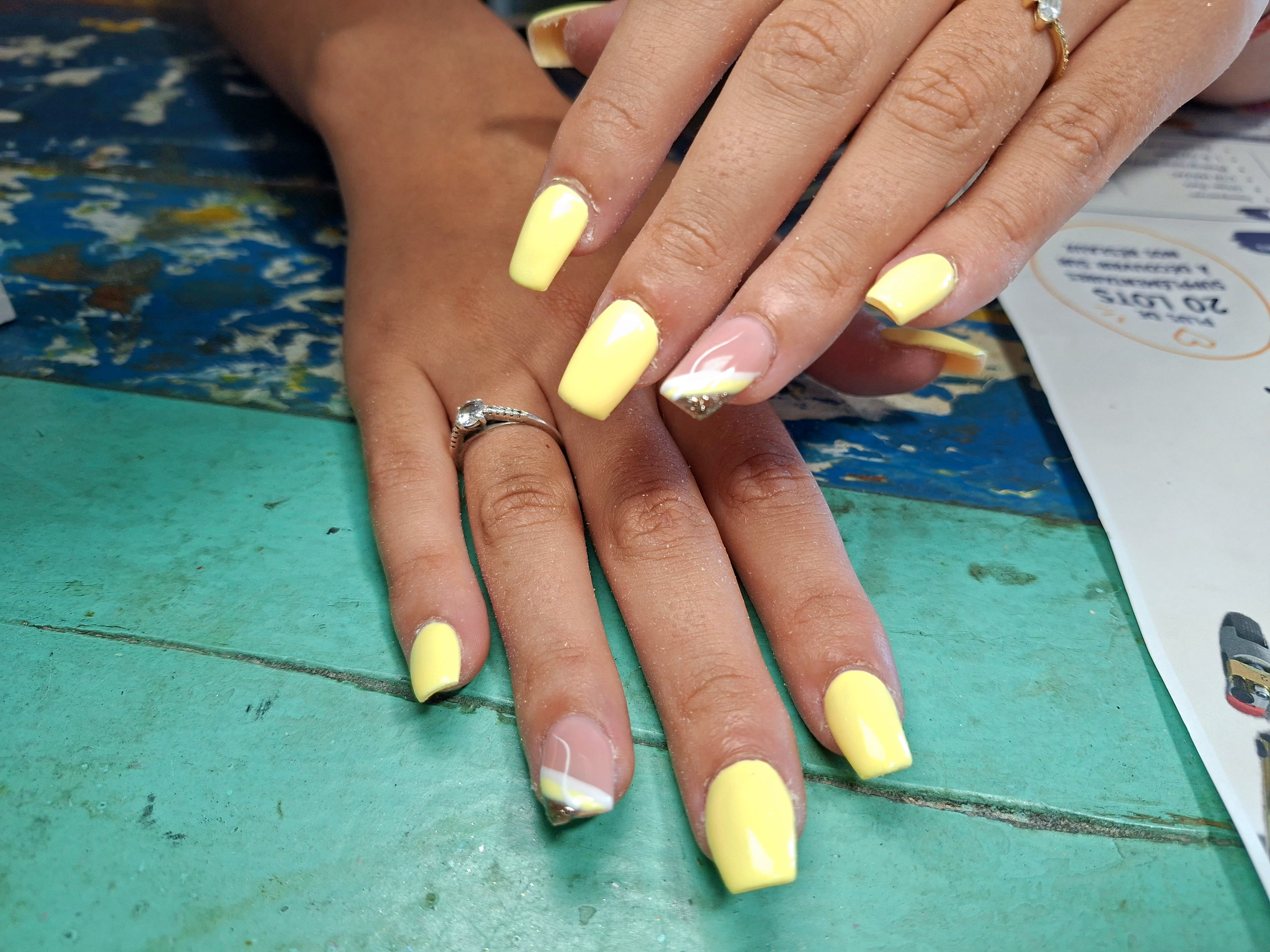 Divine Aux Doigts De Fee - Coiffure Alès - Divine Aux Doigts De Fee - Photo Galerie - OneBooking