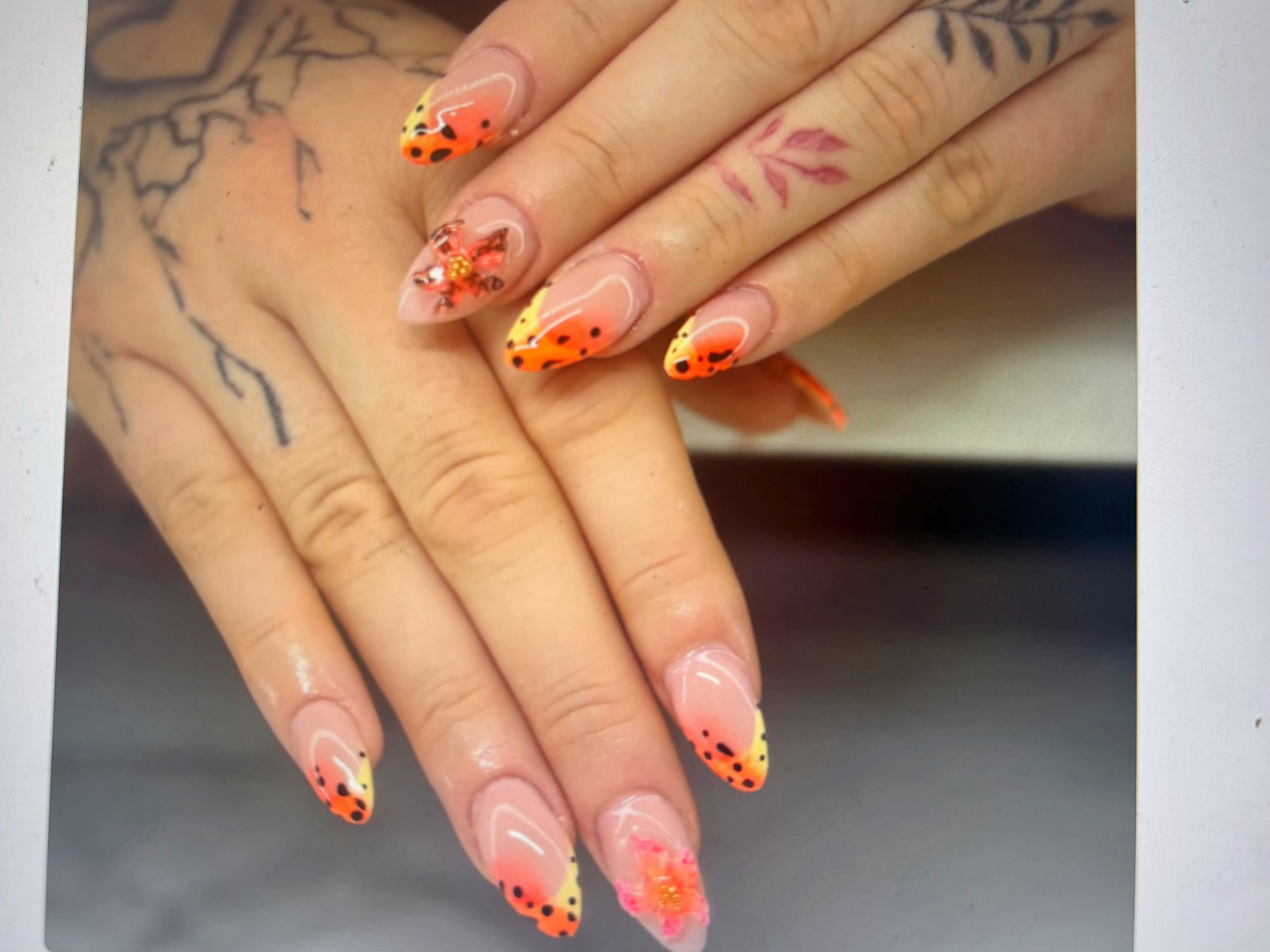 Ongles cils 06 - Sourcils & cils Nice - Ongles cils 06 - Photo Galerie - OneBooking