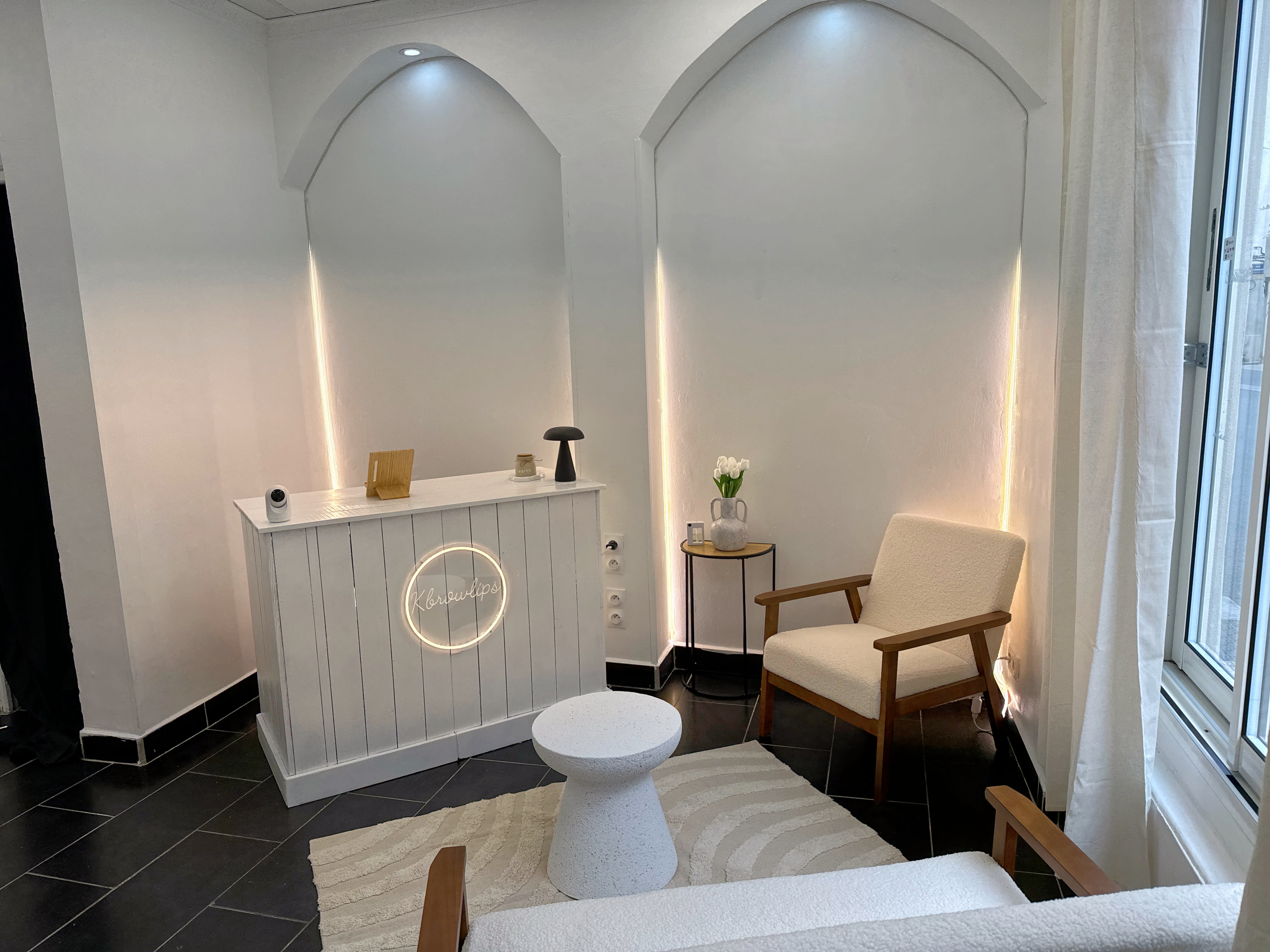 KBROWLIPS - Sourcils & cils Avignon - OneBooking