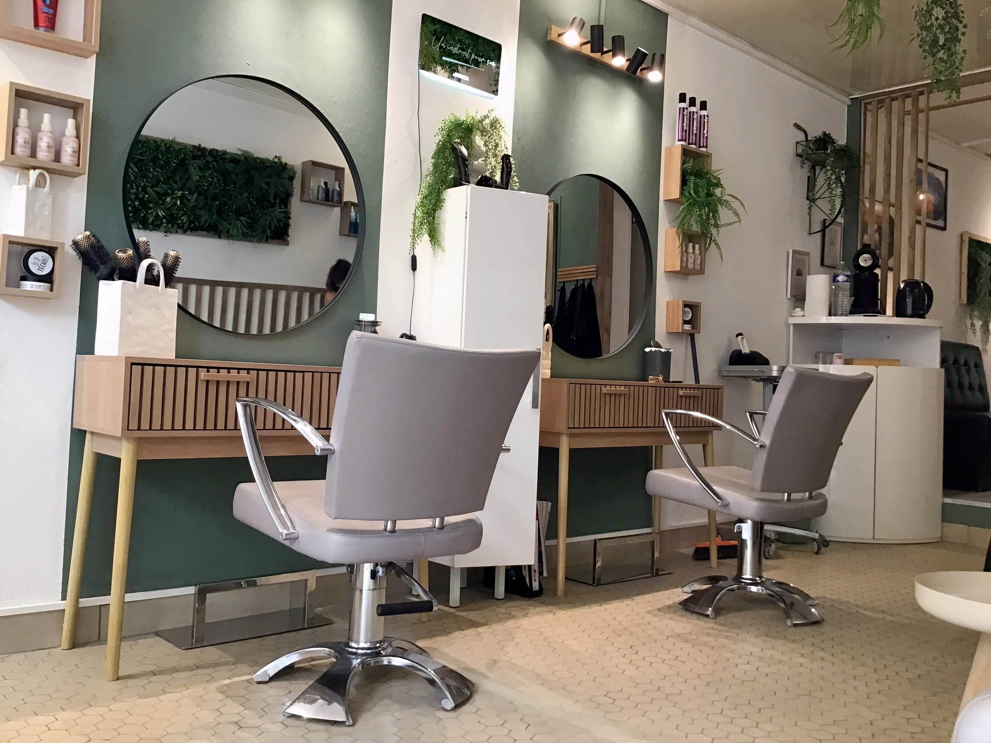 Un Instant Pour Soi - Coiffure Nîmes - OneBooking