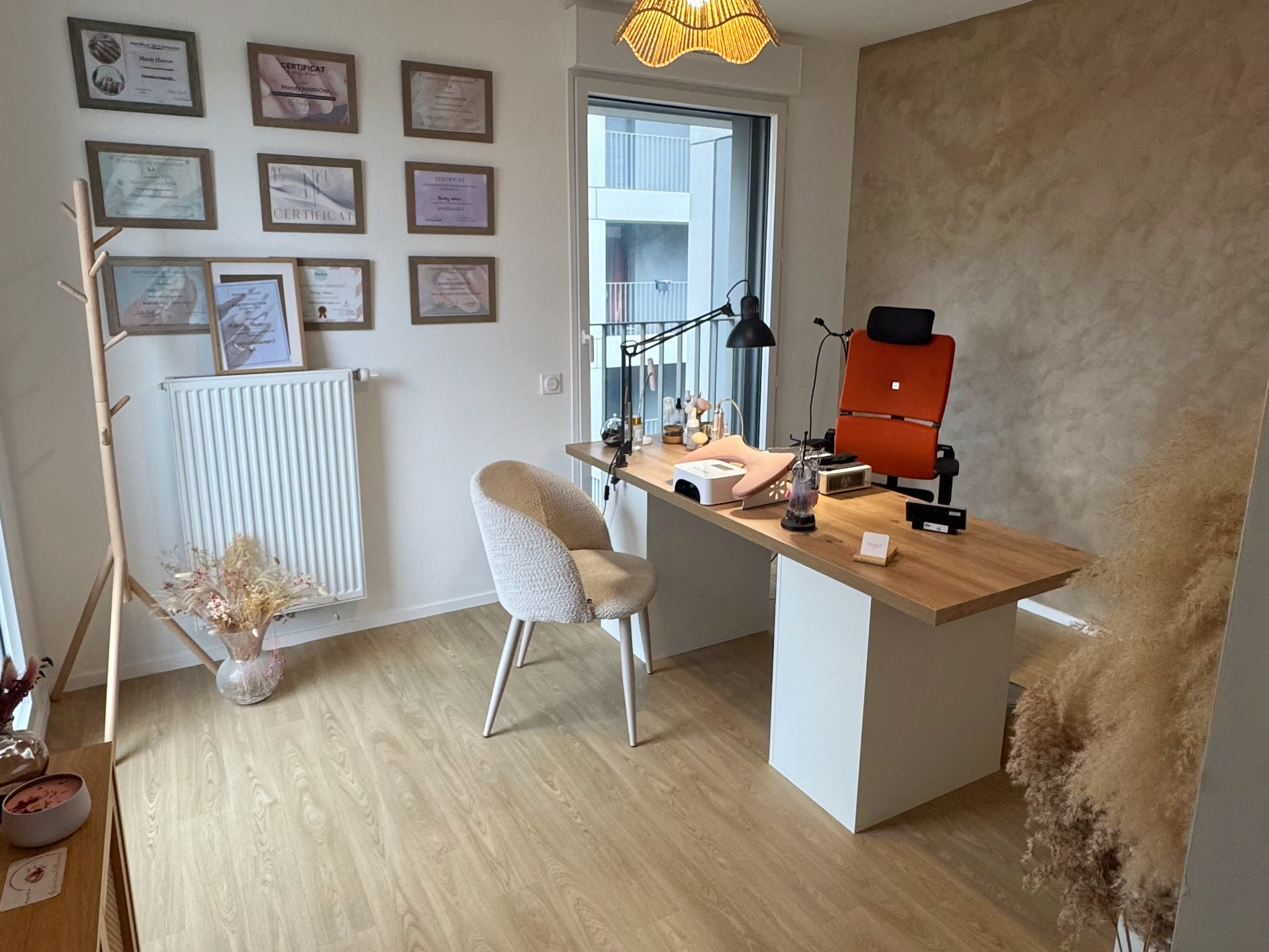 Mandyh Nails - Onglerie Nantes - OneBooking