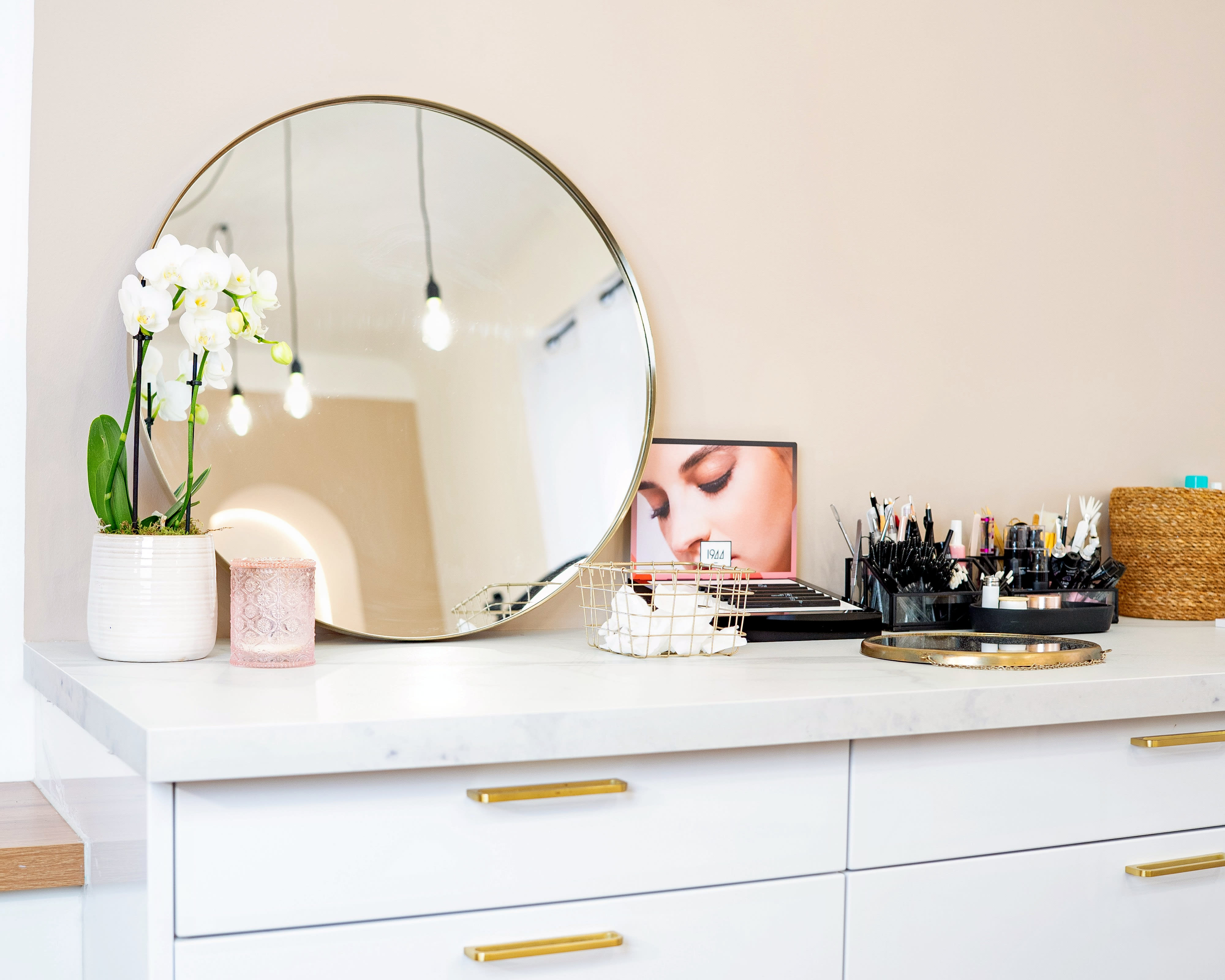 CREADERMA | Le Studio de Céline - Sourcils & cils Nice - Photo de couverture - OneBooking
