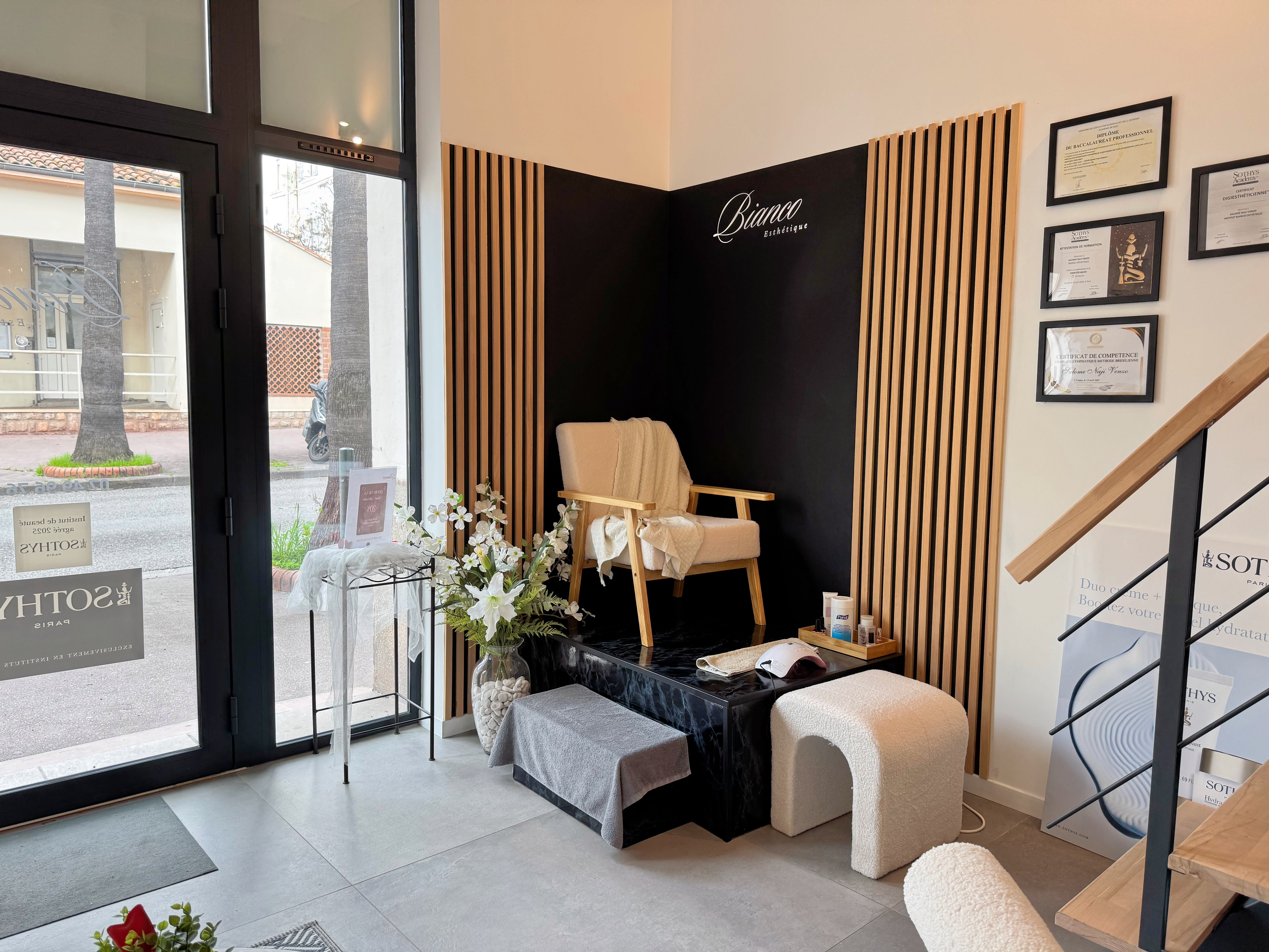 Bianco Esthétique - Coiffure Hyères - Bianco Esthétique - Photo Galerie - OneBooking