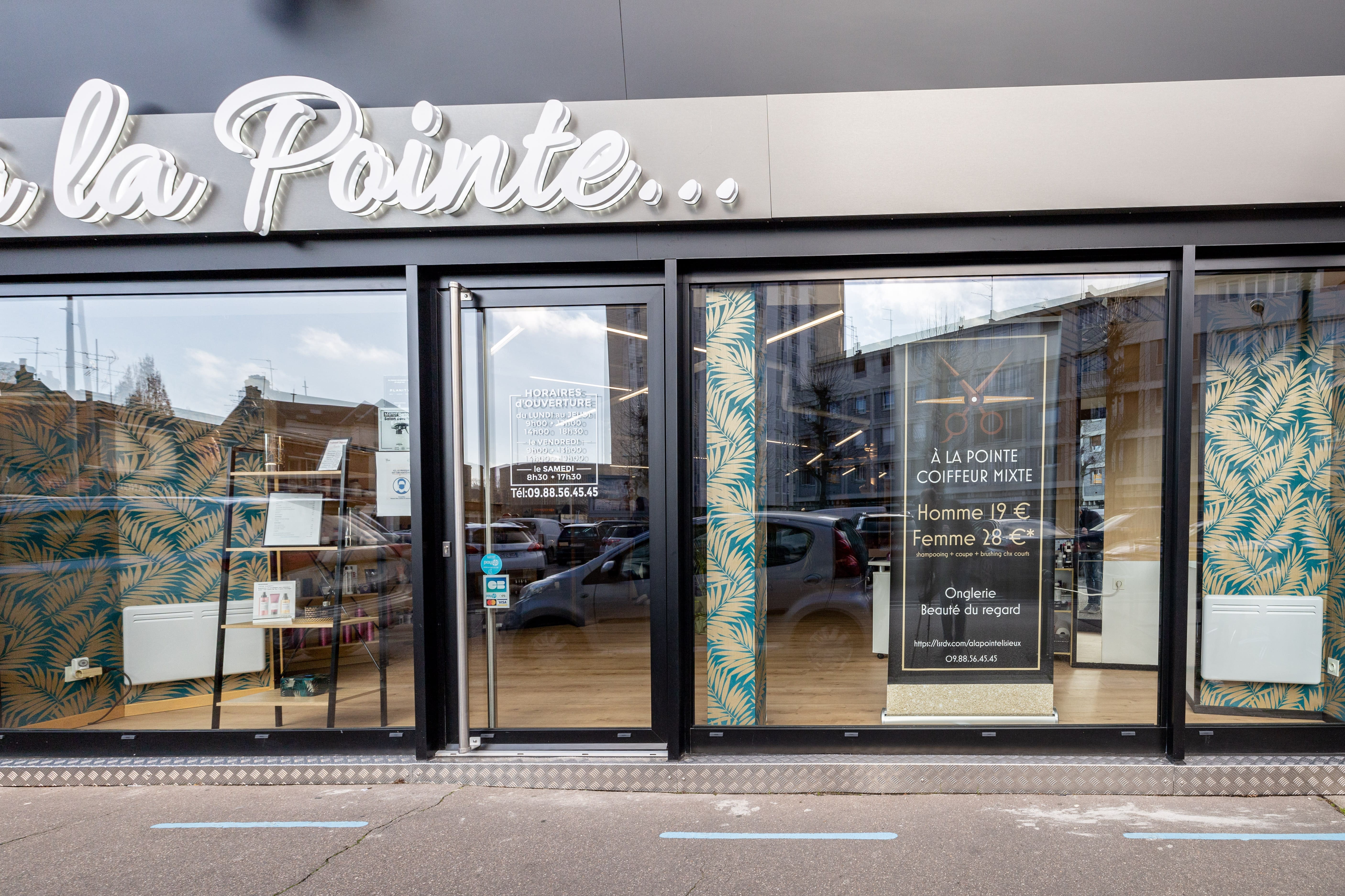 À La Pointe