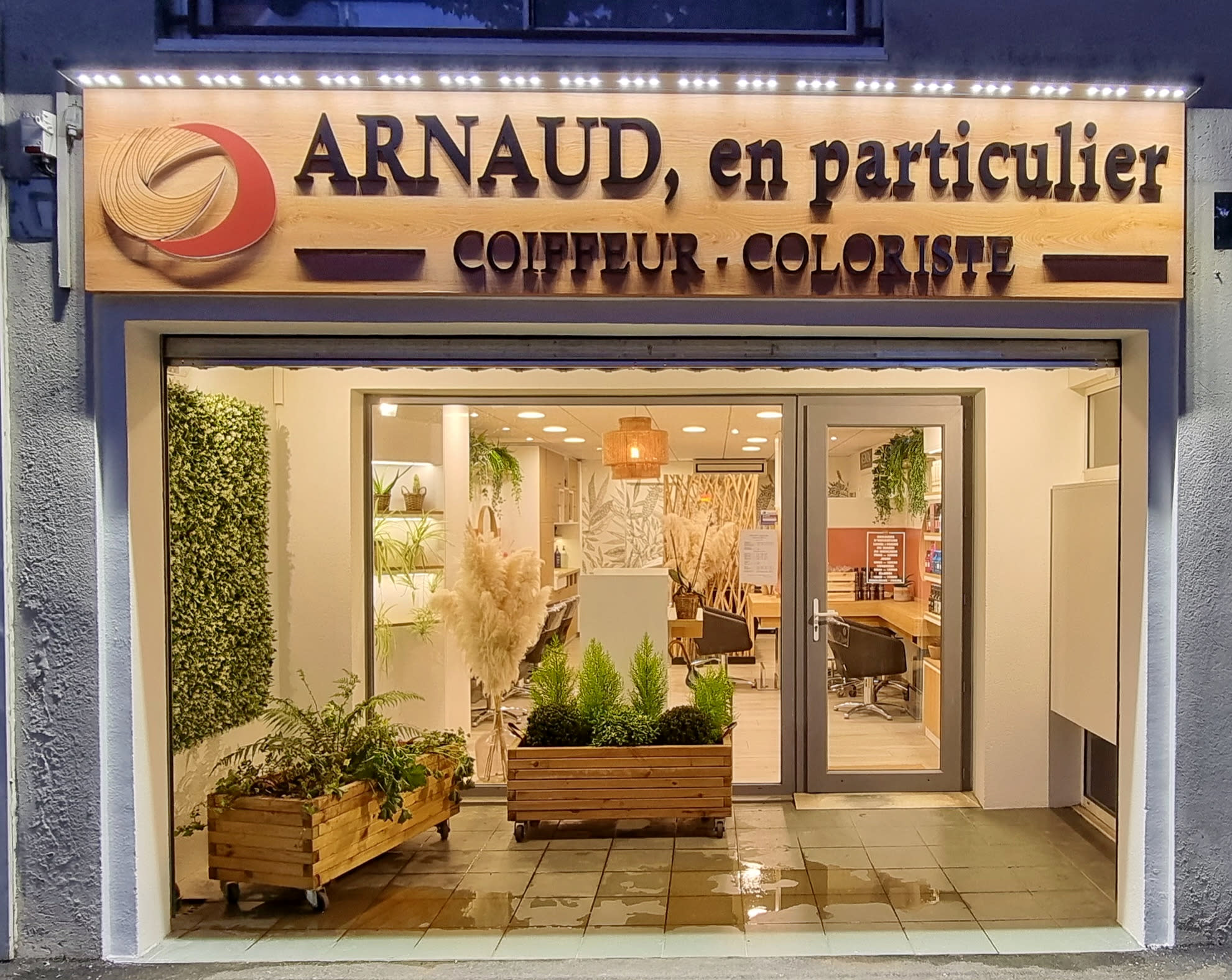 ARNAUD, en particulier - Coiffure Nantes - Photo de couverture - OneBooking