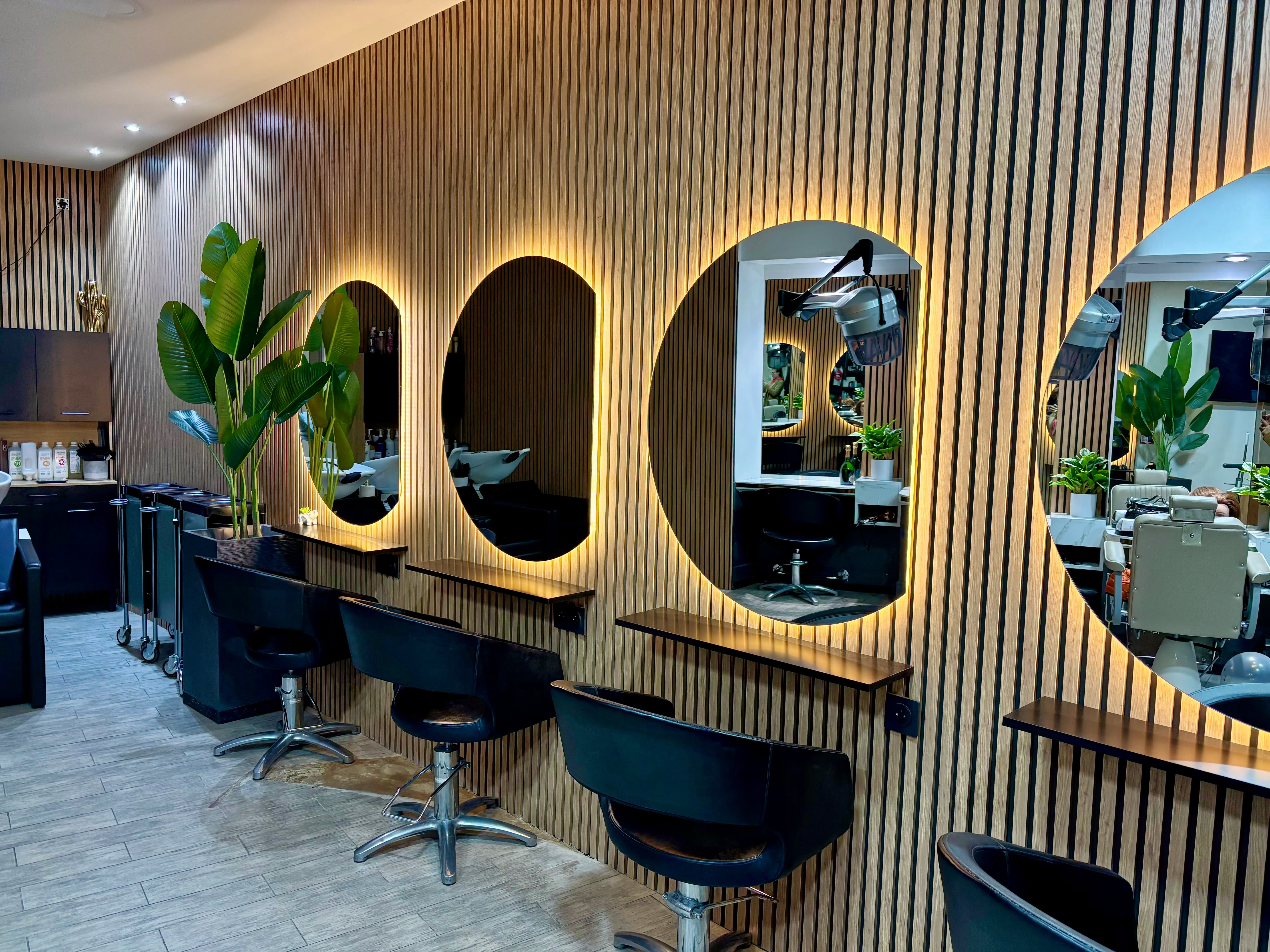 Jean-Eric DOLIN by Sandie - Coiffure Cannes - Jean-Eric DOLIN by Sandie - Photo Galerie - OneBooking