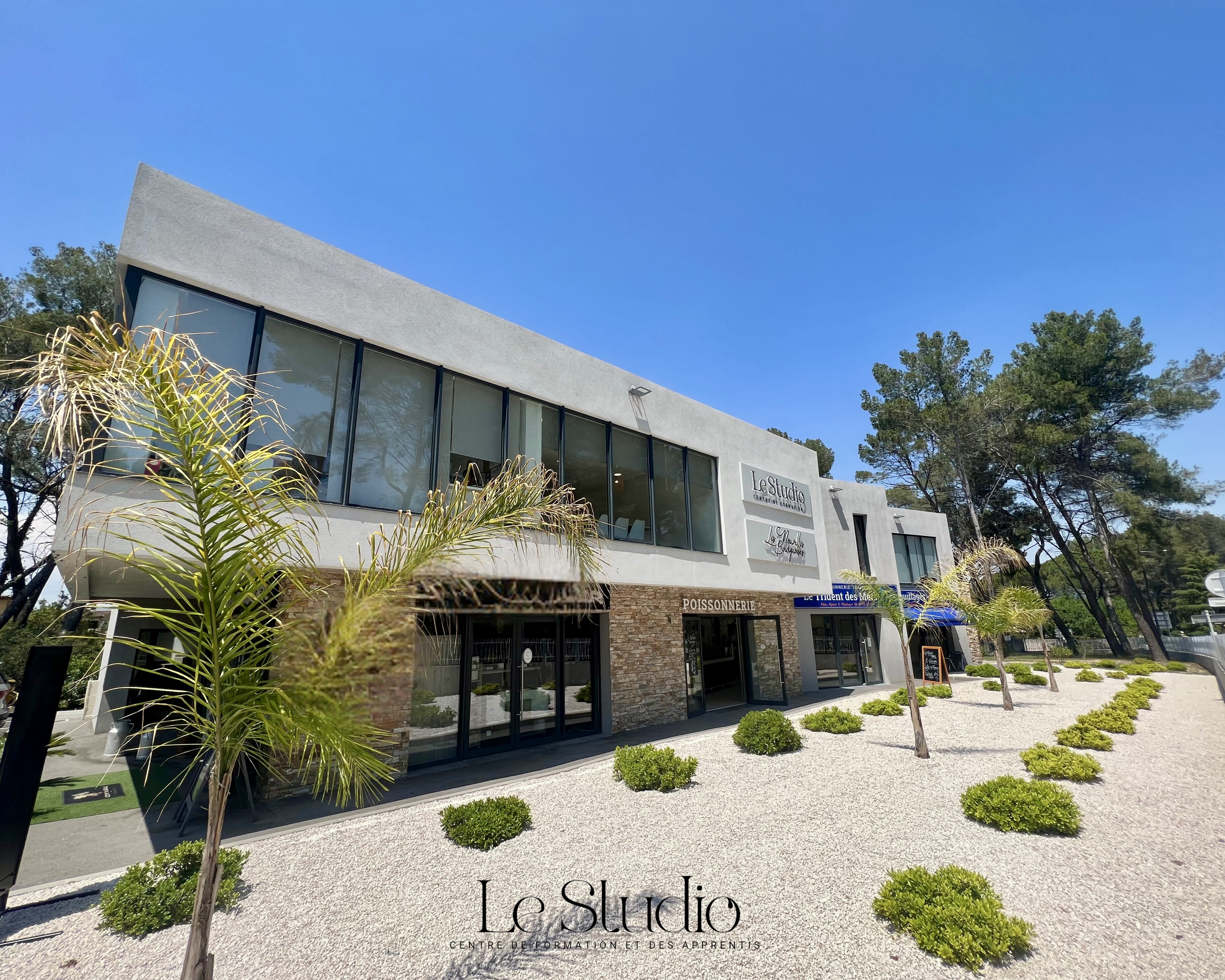 Le Studio - Centre de Formation - Coiffure Mougins - Photo de couverture - OneBooking