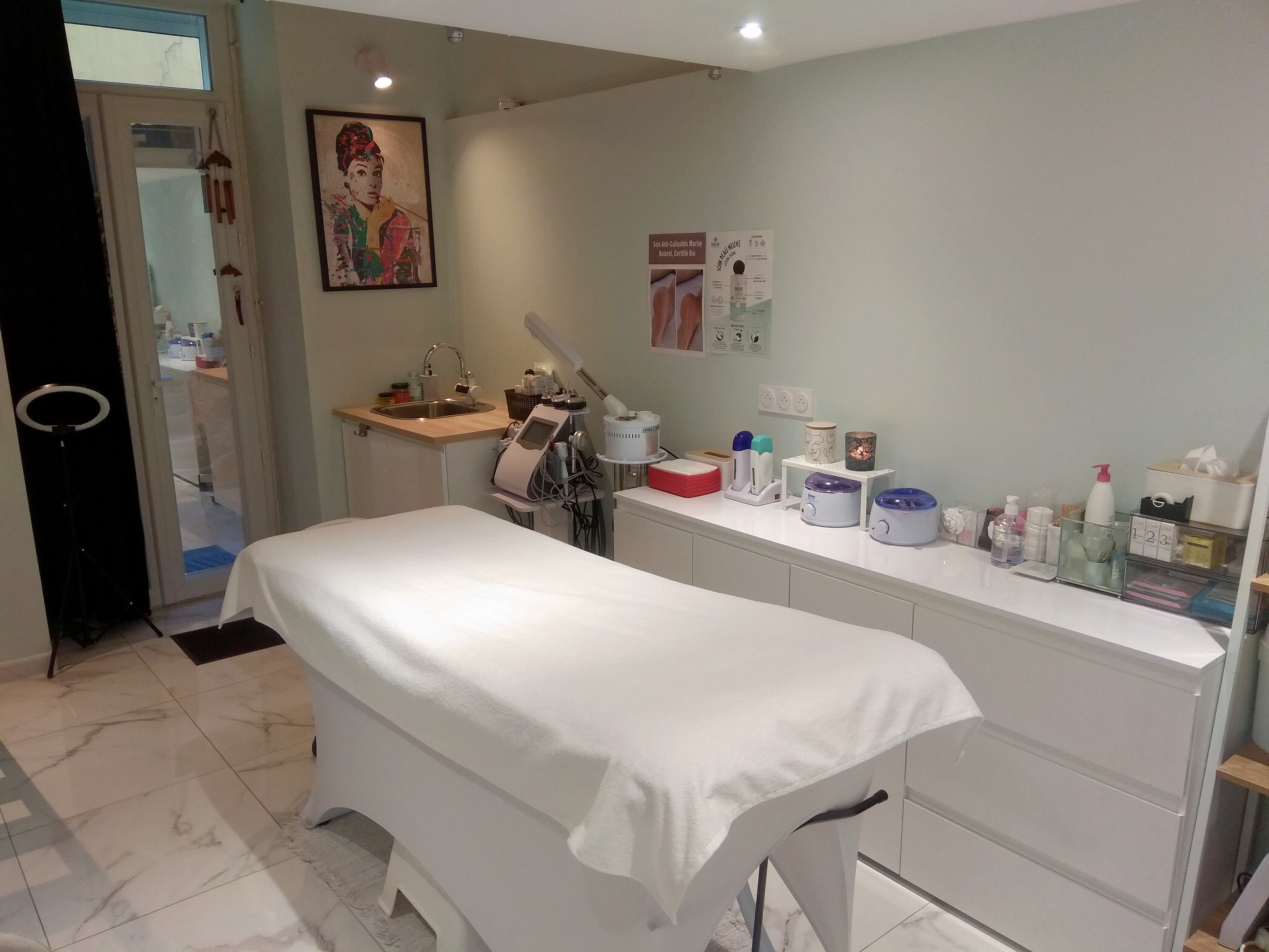 Atelier de beauté CR - Sourcils & cils Nice - Atelier de beauté CR - Photo Galerie - OneBooking