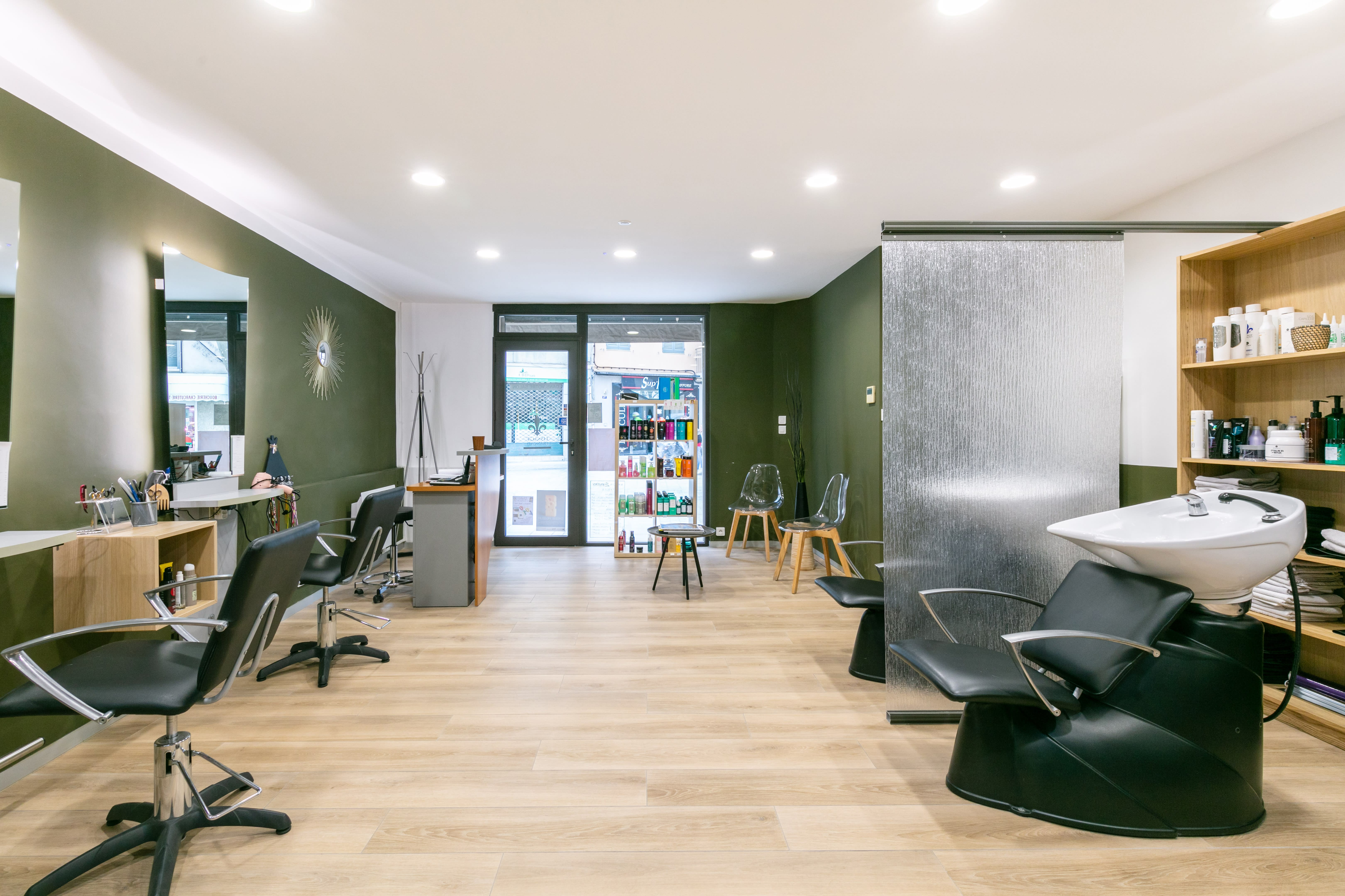 Signature - Coiffure Brignoles - Photo de couverture - OneBooking