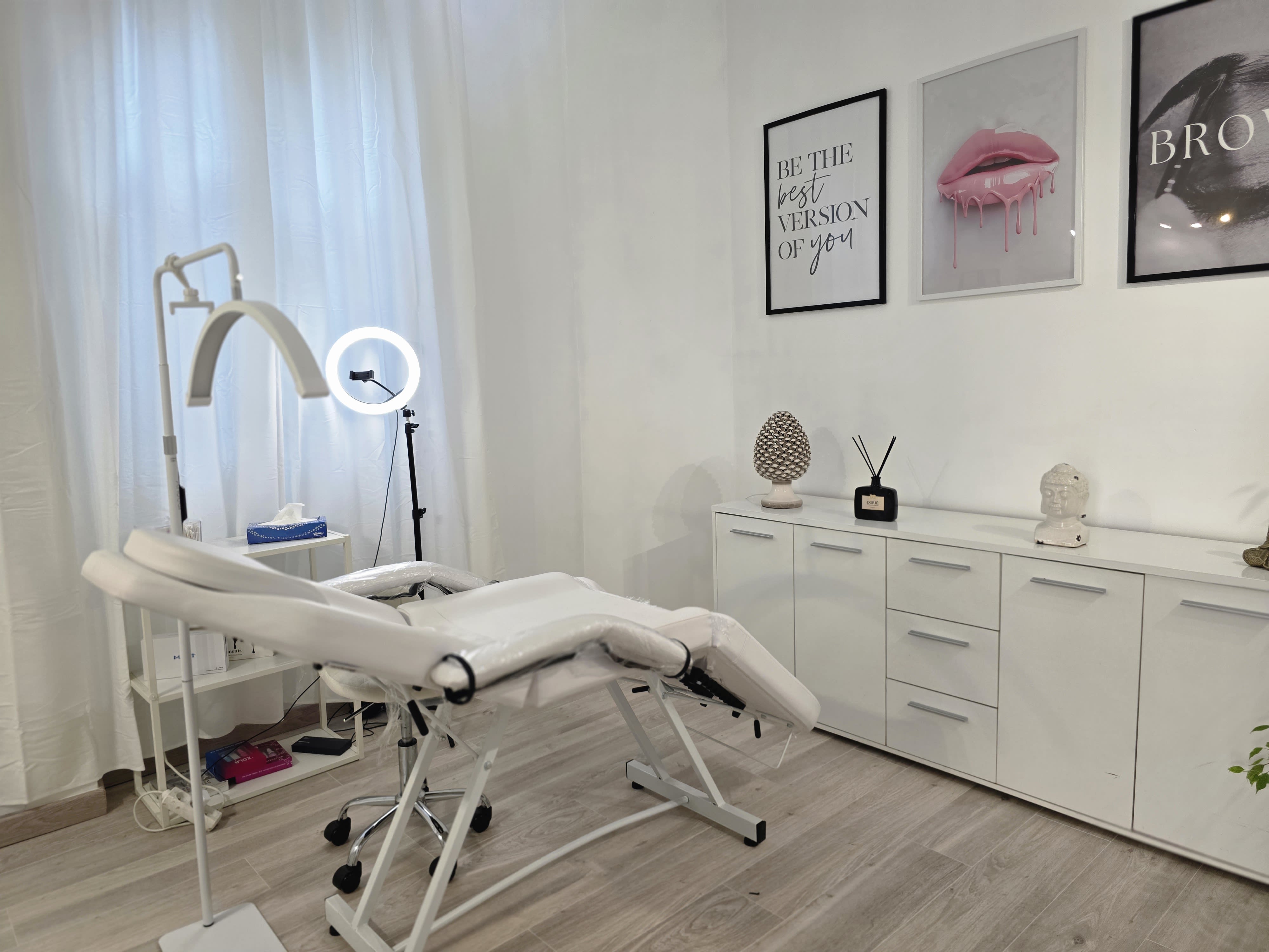 Lamia Brow & Lips - Épilation Nice - OneBooking
