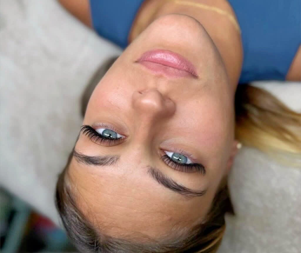 Chez Lola - Sourcils & cils Nice - Chez Lola - Photo Galerie - OneBooking