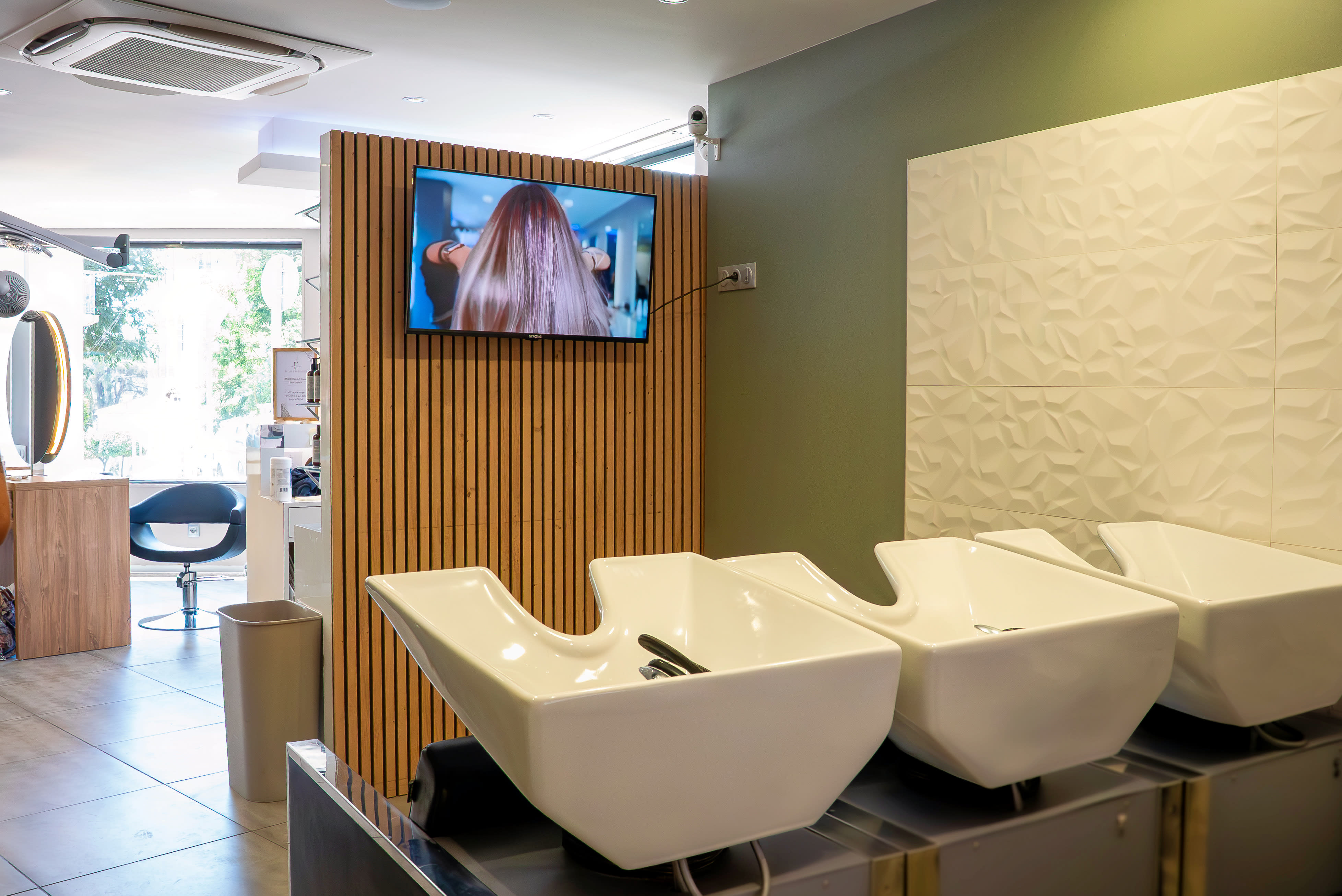 Essentiel Coiffure - Coiffure Hyères - Essentiel Coiffure - Photo Galerie - OneBooking