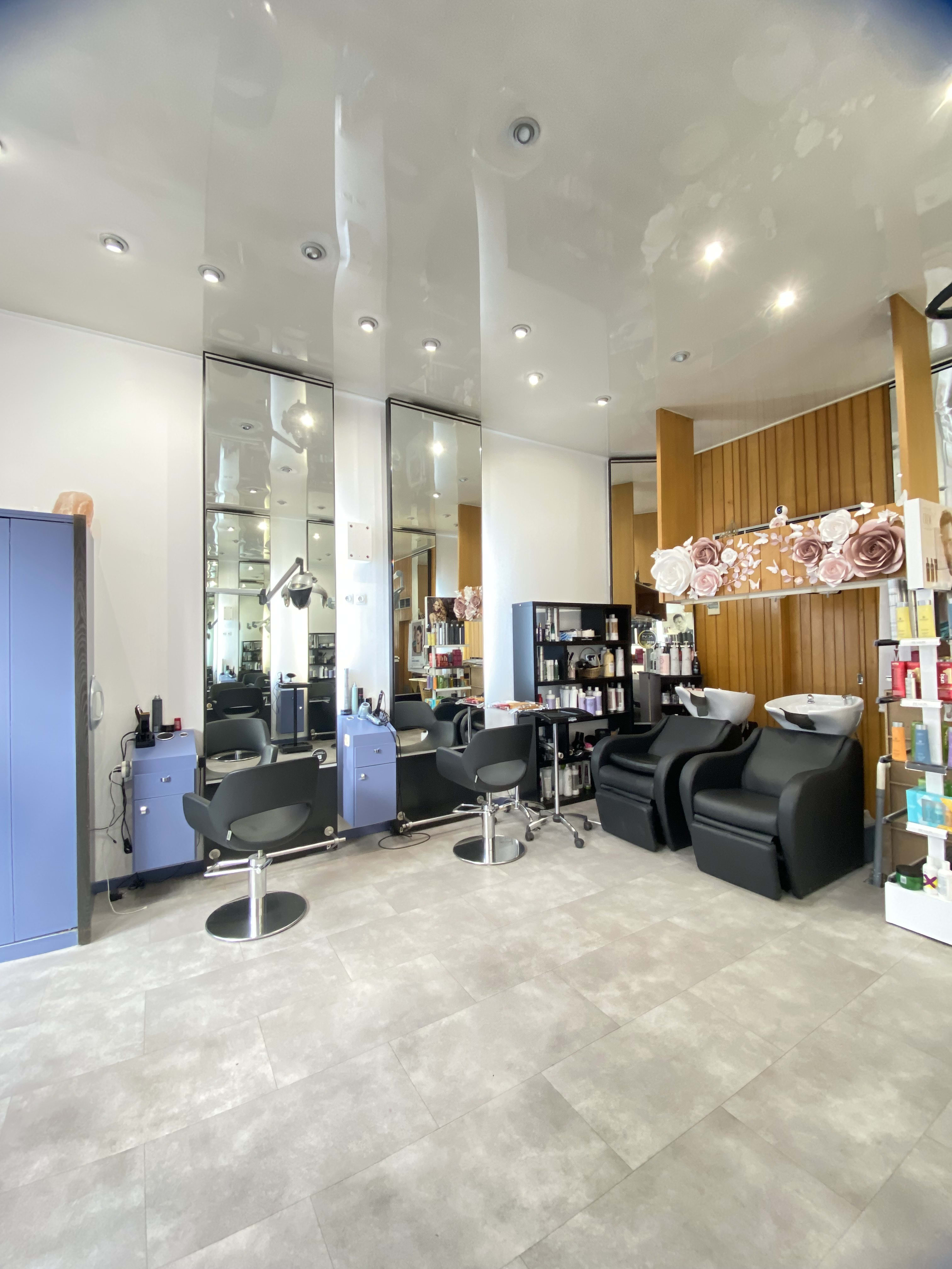 High Light Coiffure - Coiffure Cannes - High Light Coiffure - Photo Galerie - OneBooking