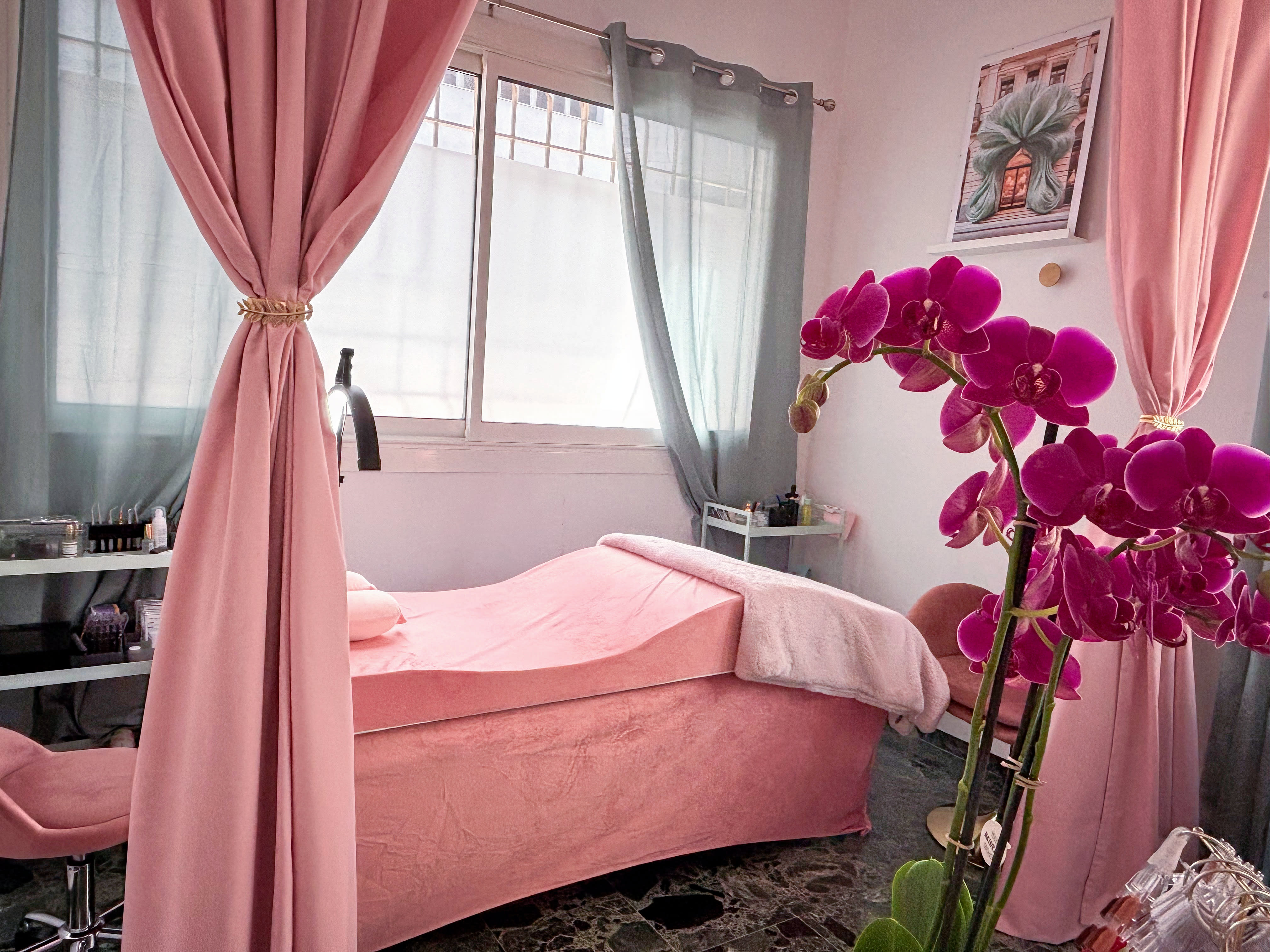 Home Sweet Nails & Beauty - Onglerie Le Cannet - Home Sweet Nails & Beauty - Photo Galerie - OneBooking
