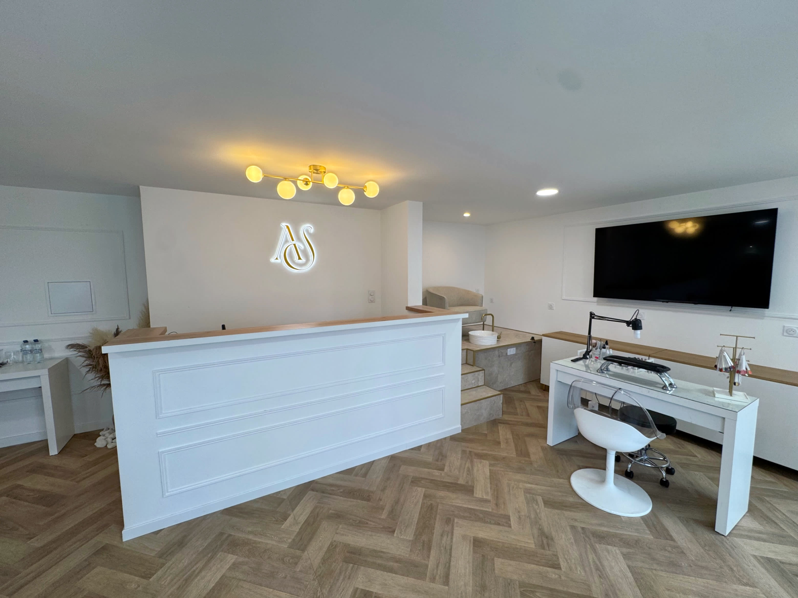 Sili Naills chez As Esthetic Academy - Institut de beauté Saint-Étienne - OneBooking