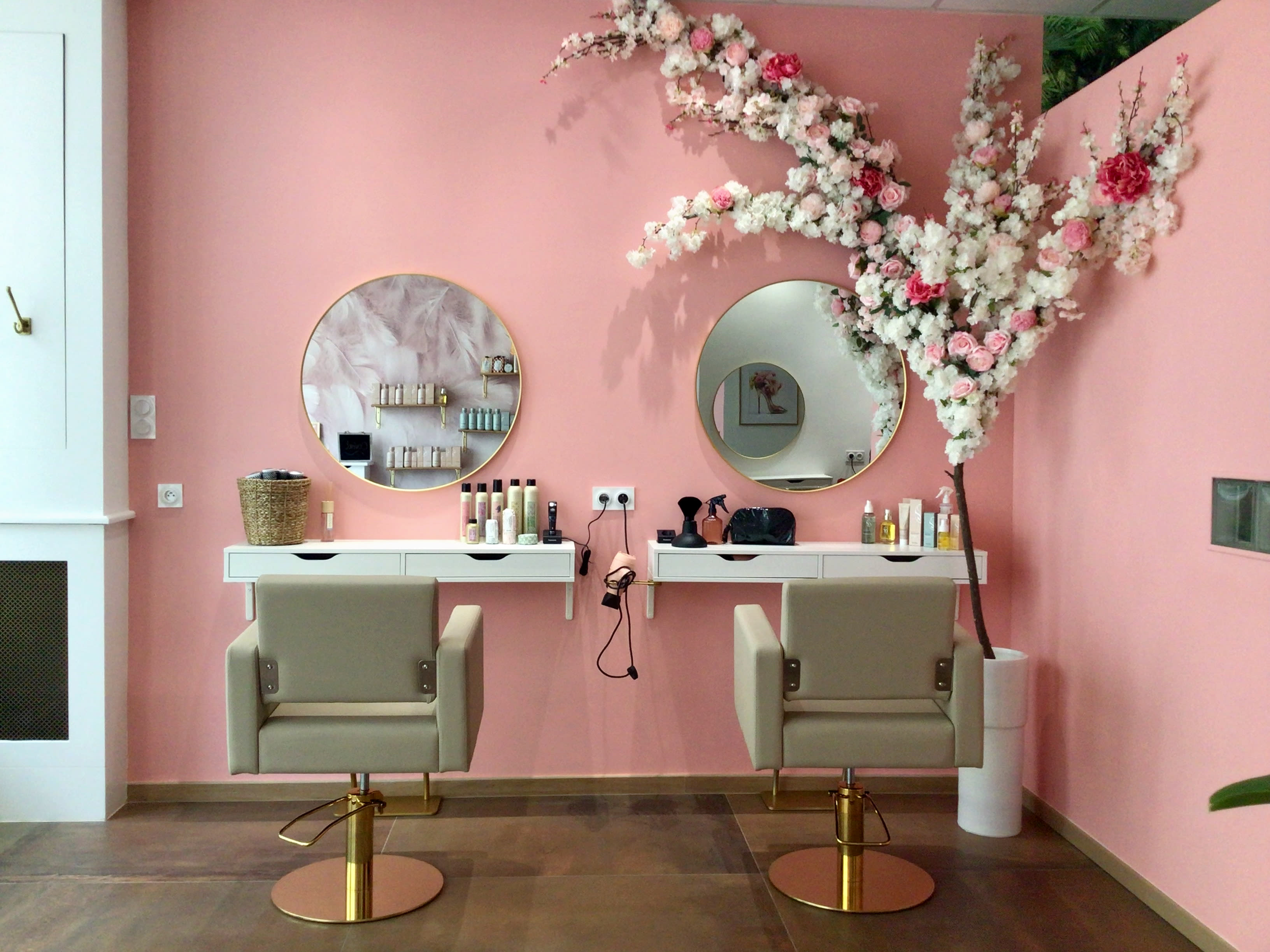 MISS PAULINE - Coiffure Angers - OneBooking