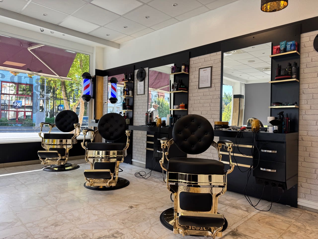 Barber 37