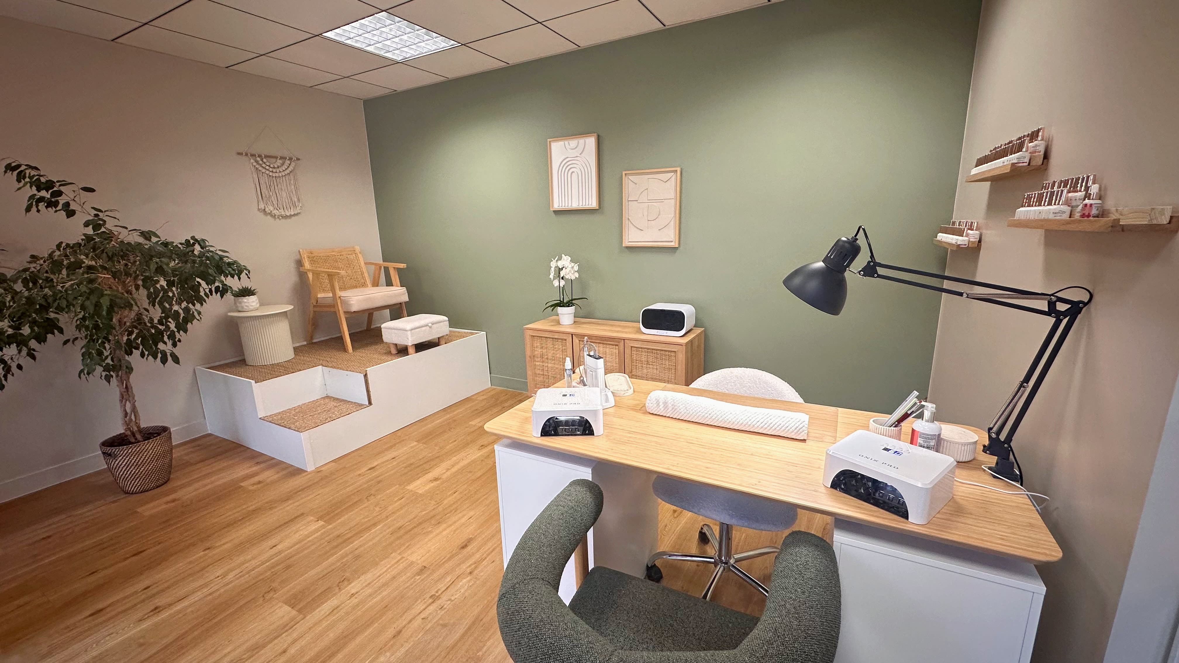 Amandine Nails Studio - Onglerie Caen - OneBooking