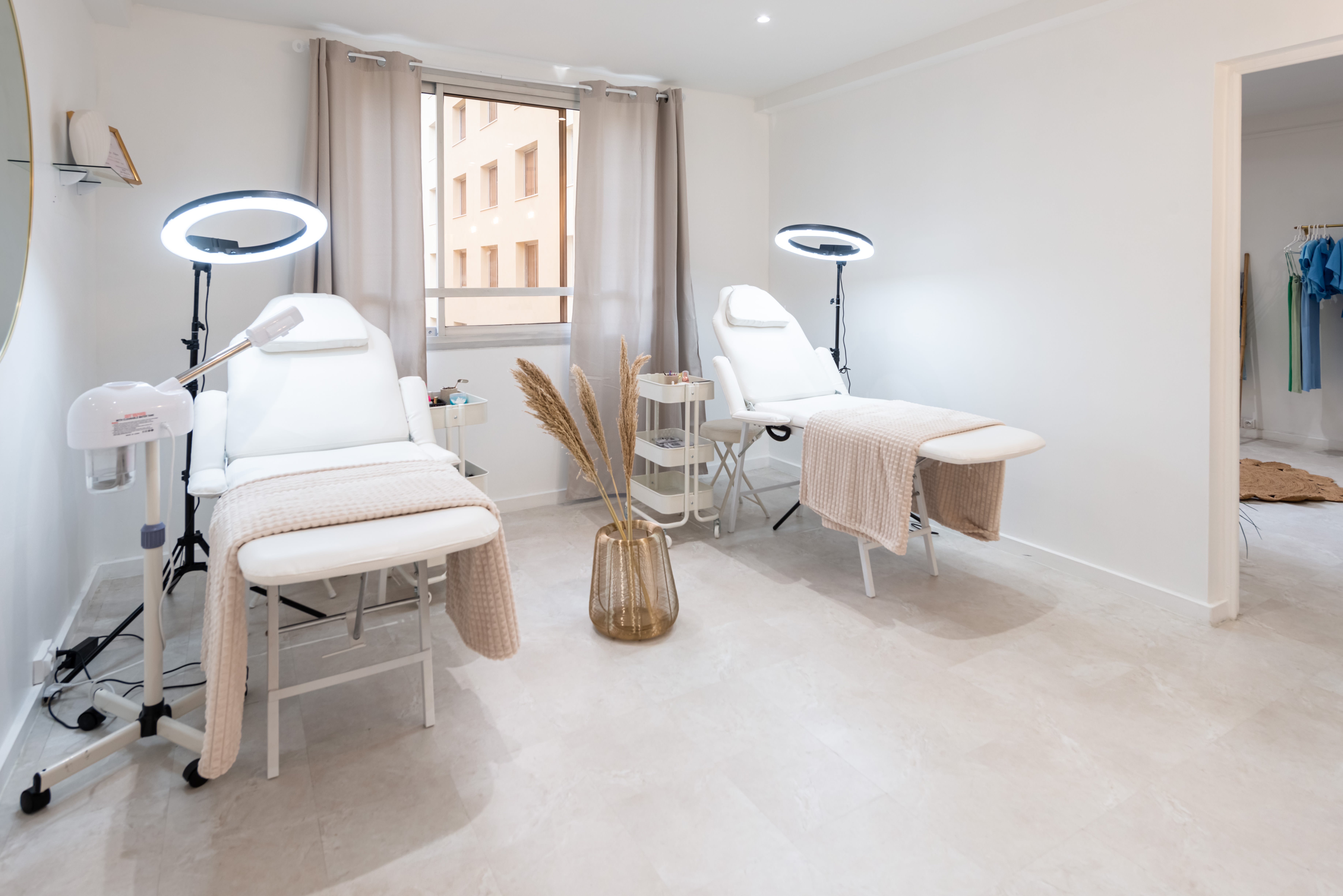 Bella Beauty - Sourcils & cils Nice - Photo de couverture - OneBooking