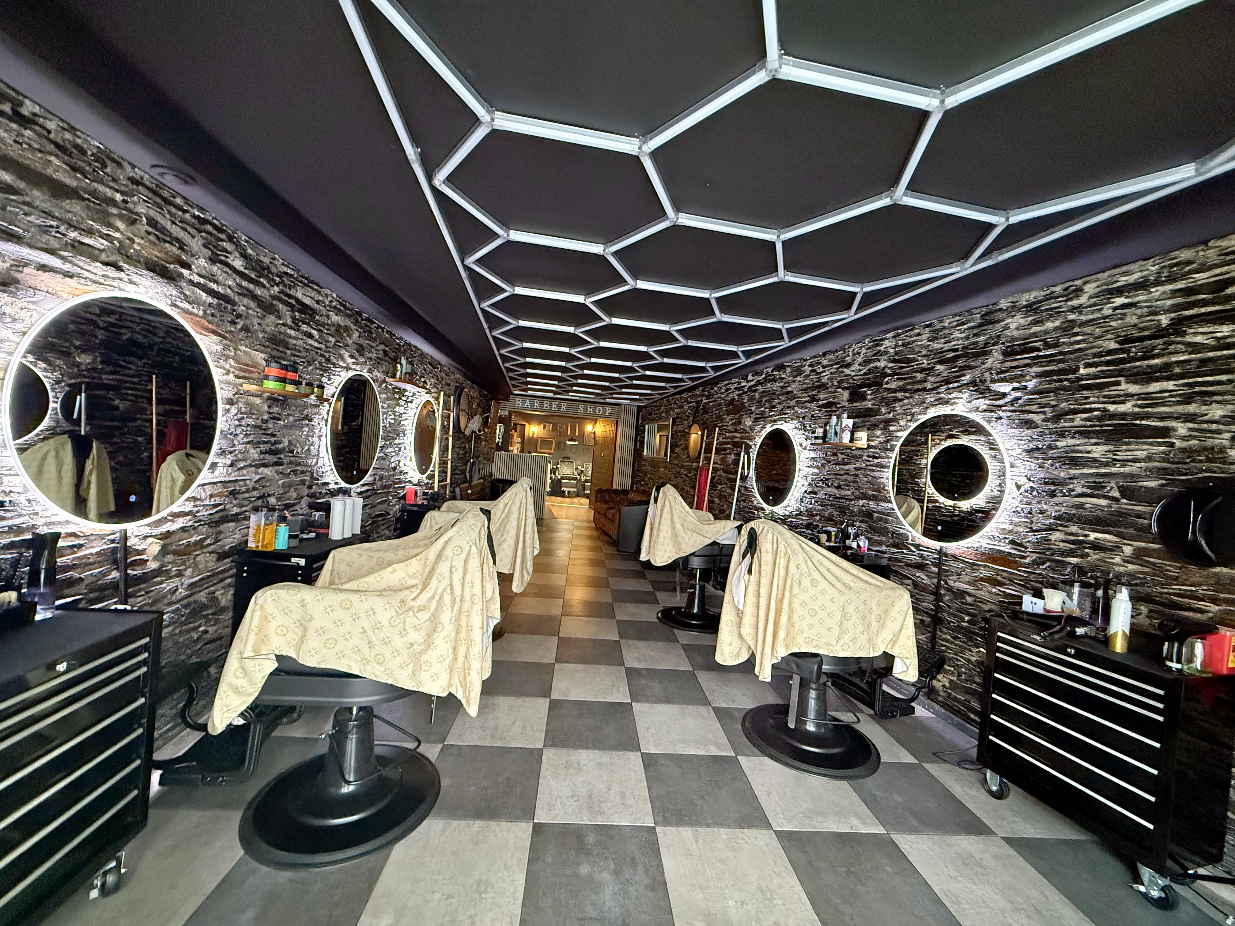 Barber Fresh Cut 49 - Barbier Angers - OneBooking