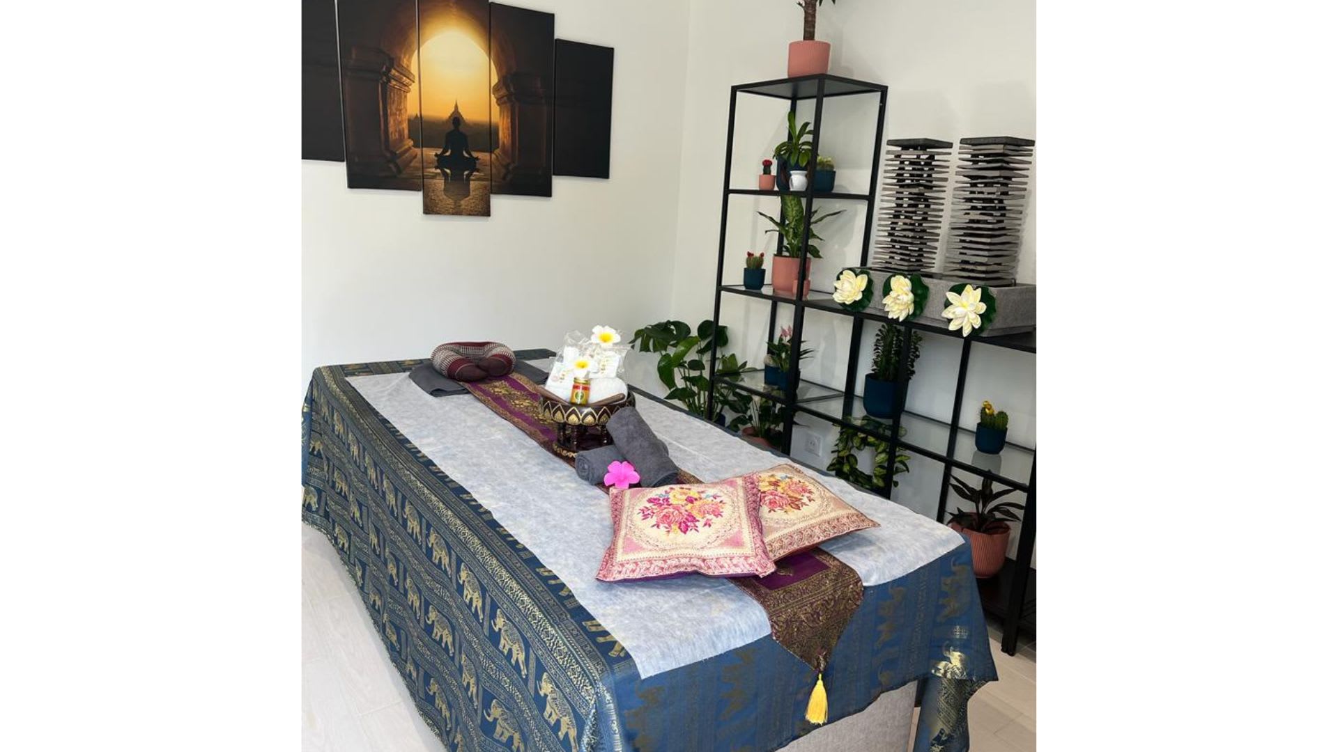 Ayothaya massage - Sourcils & cils Nice - Photo de couverture - OneBooking