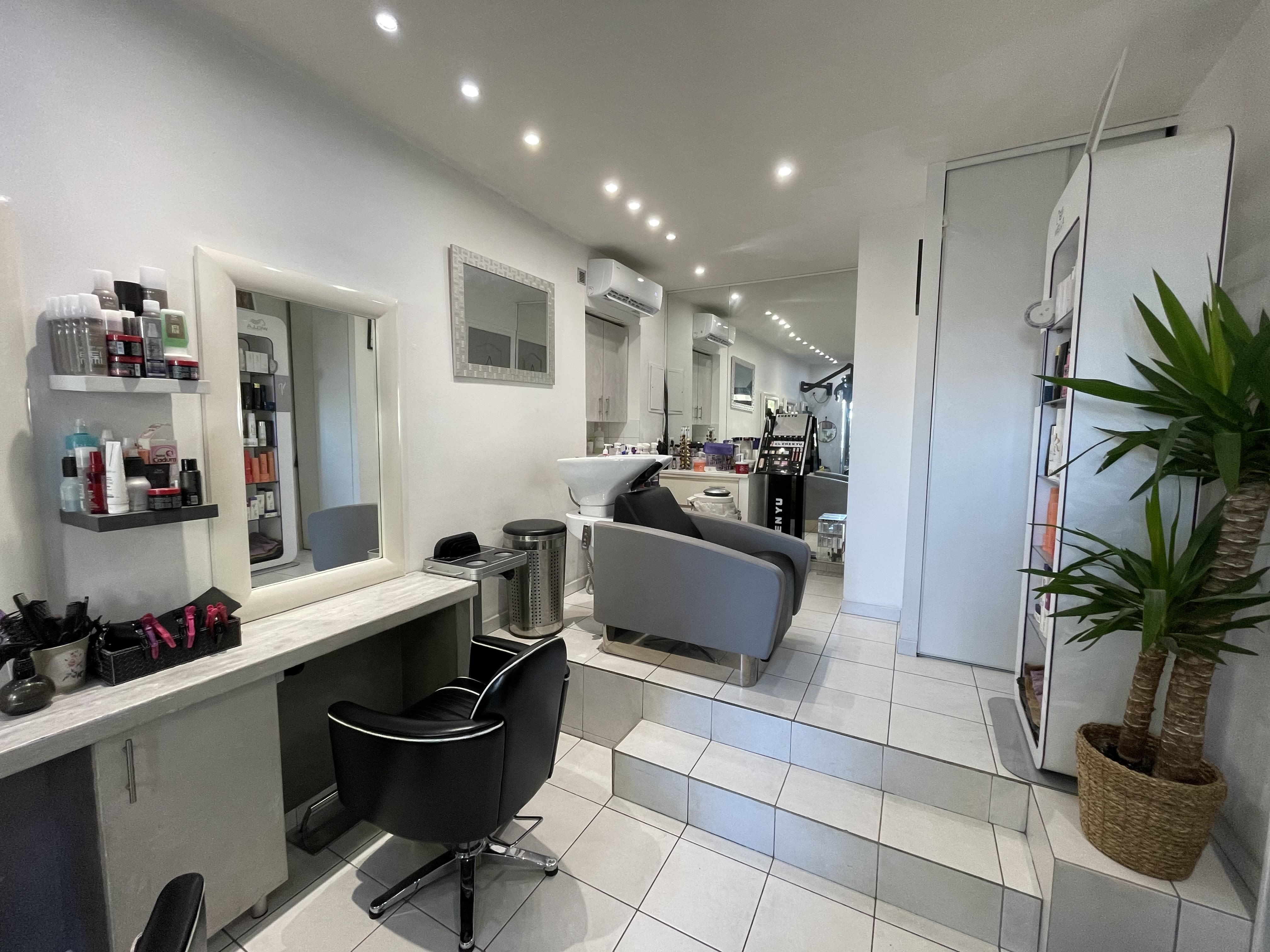 Salon Bella
