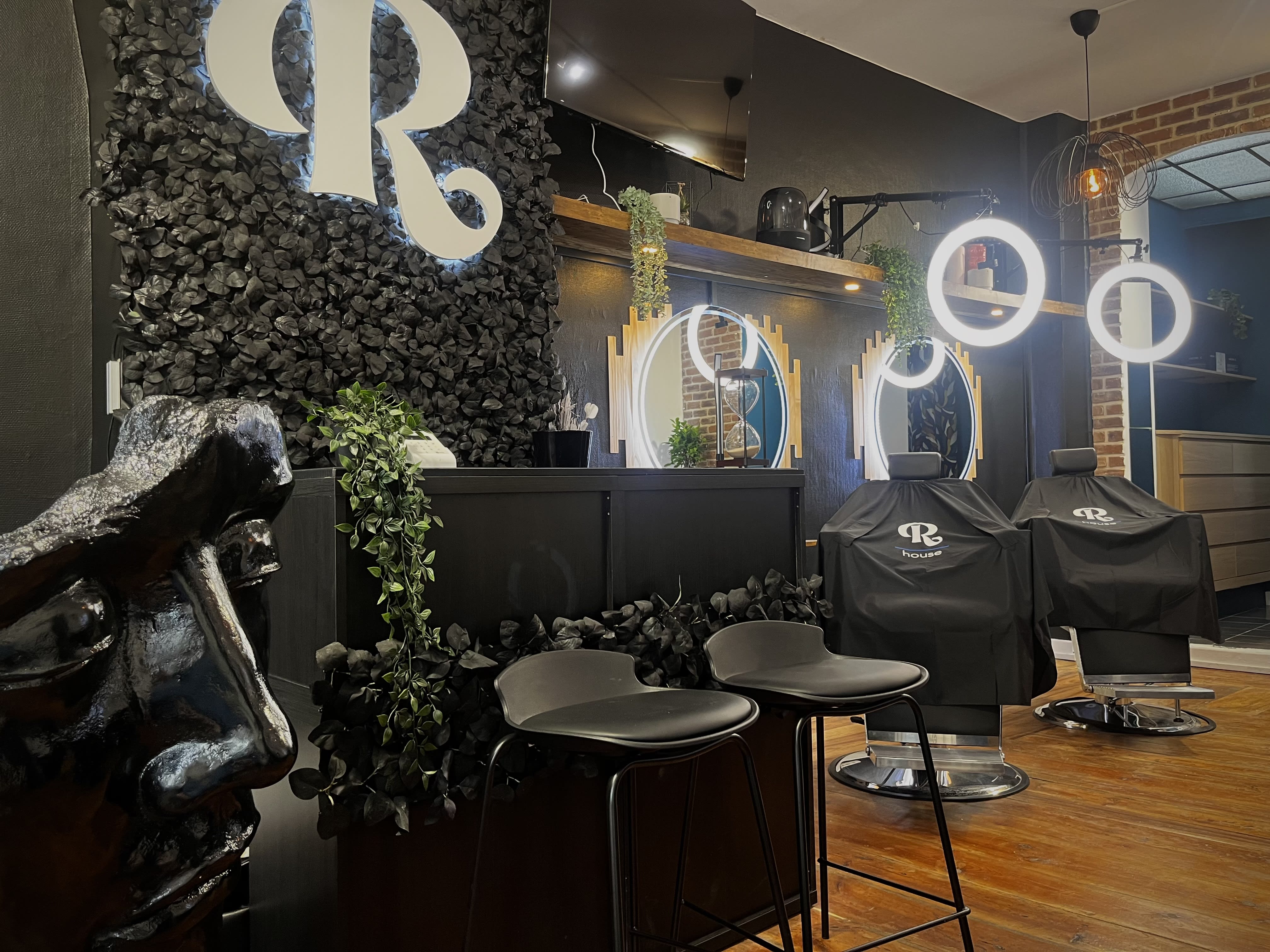 R House Treille - Coiffure Lille - OneBooking
