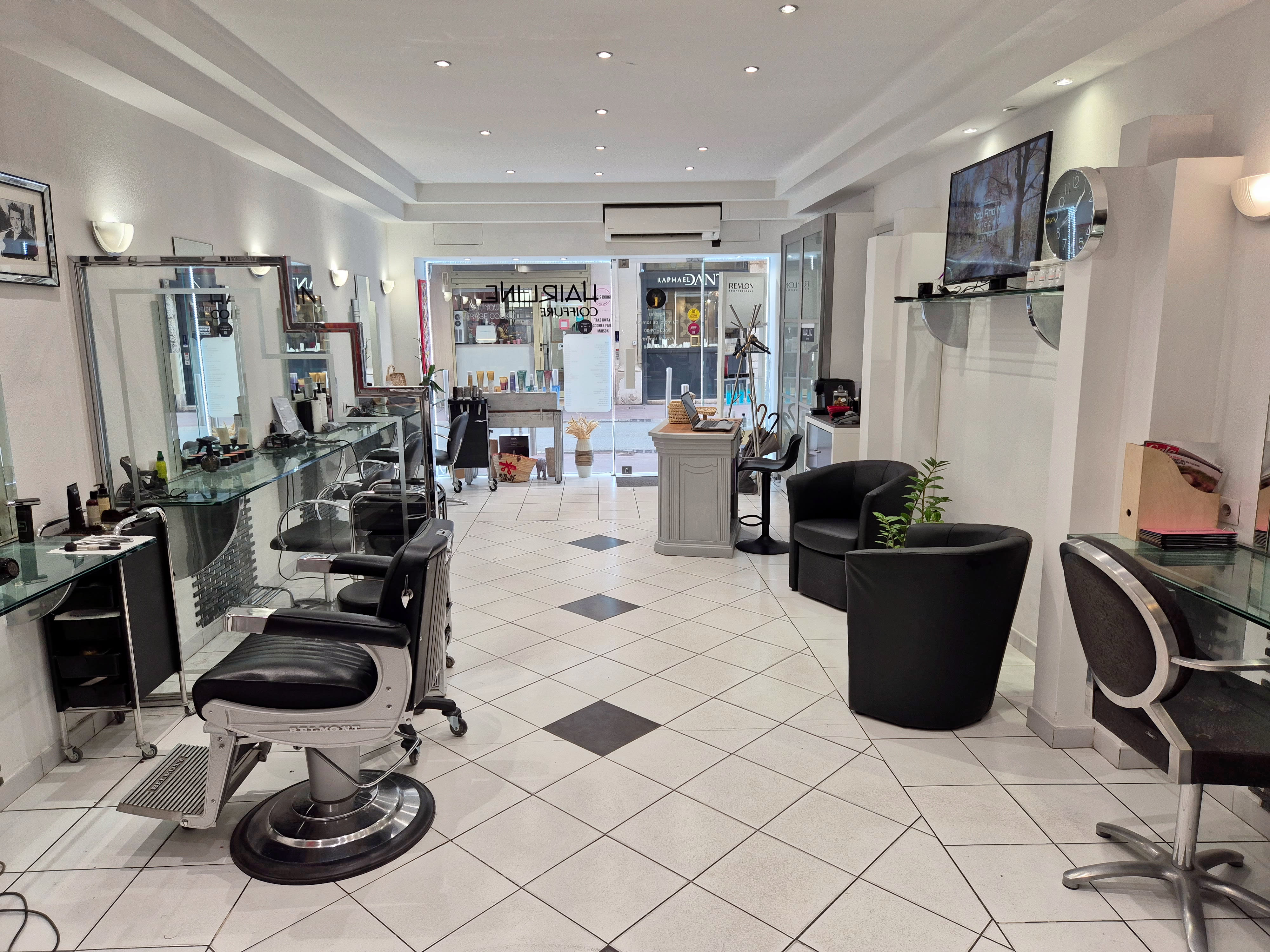 HairLine Coiffure - Coiffure Cannes - HairLine Coiffure - Photo Galerie - OneBooking
