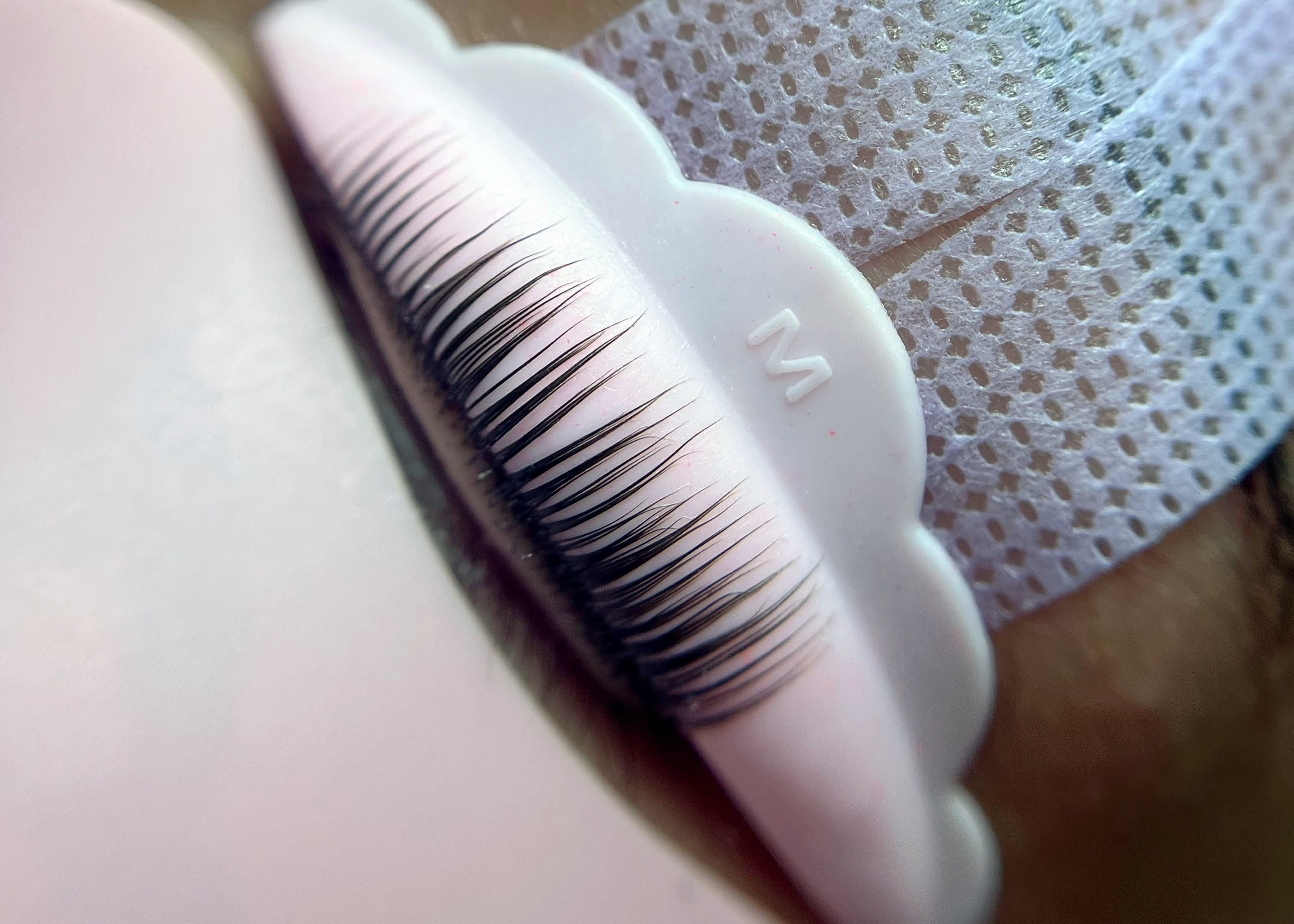L'atelier by M chez Sandhair - Sourcils & cils Nice - L'atelier by M chez Sandhair - Photo Galerie - OneBooking
