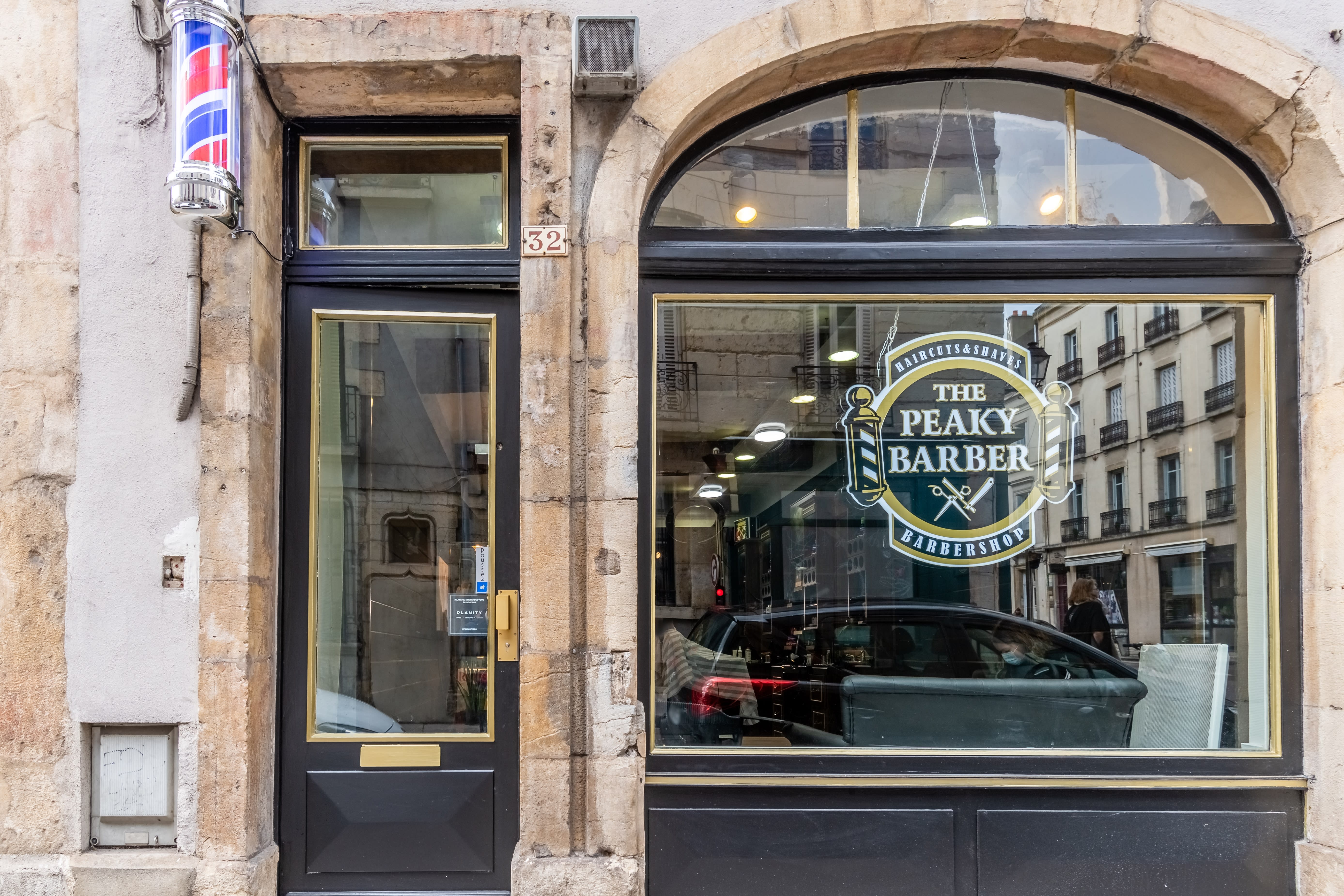 Peaky Barber - Barbier Dijon - OneBooking