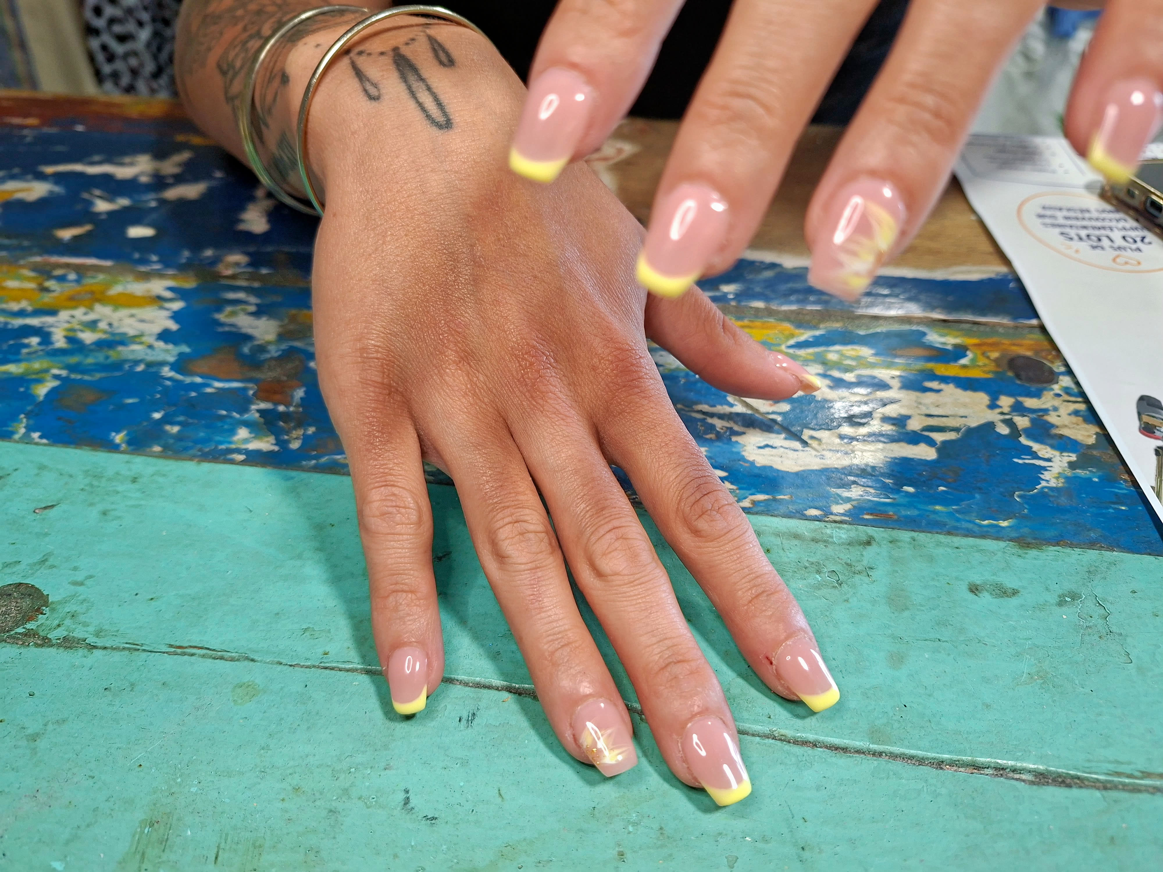 Divine Aux Doigts De Fee - Coiffure Alès - Divine Aux Doigts De Fee - Photo Galerie - OneBooking