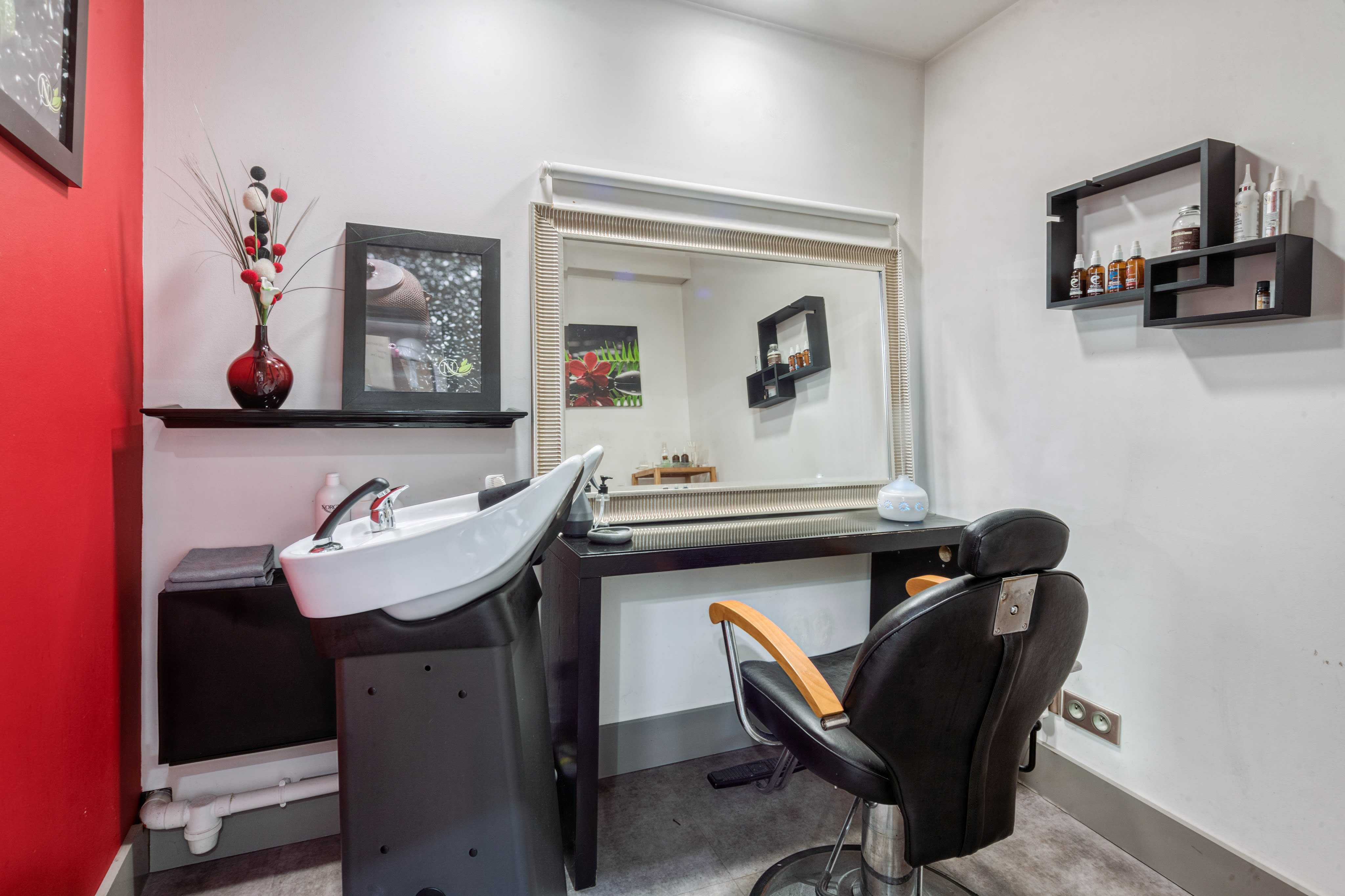 INNOV'COIFFURE - Salon. Institut Capillaire. Studio de Dermographie Capillaire - Institut de beauté Agen - Photo de couverture - OneBooking