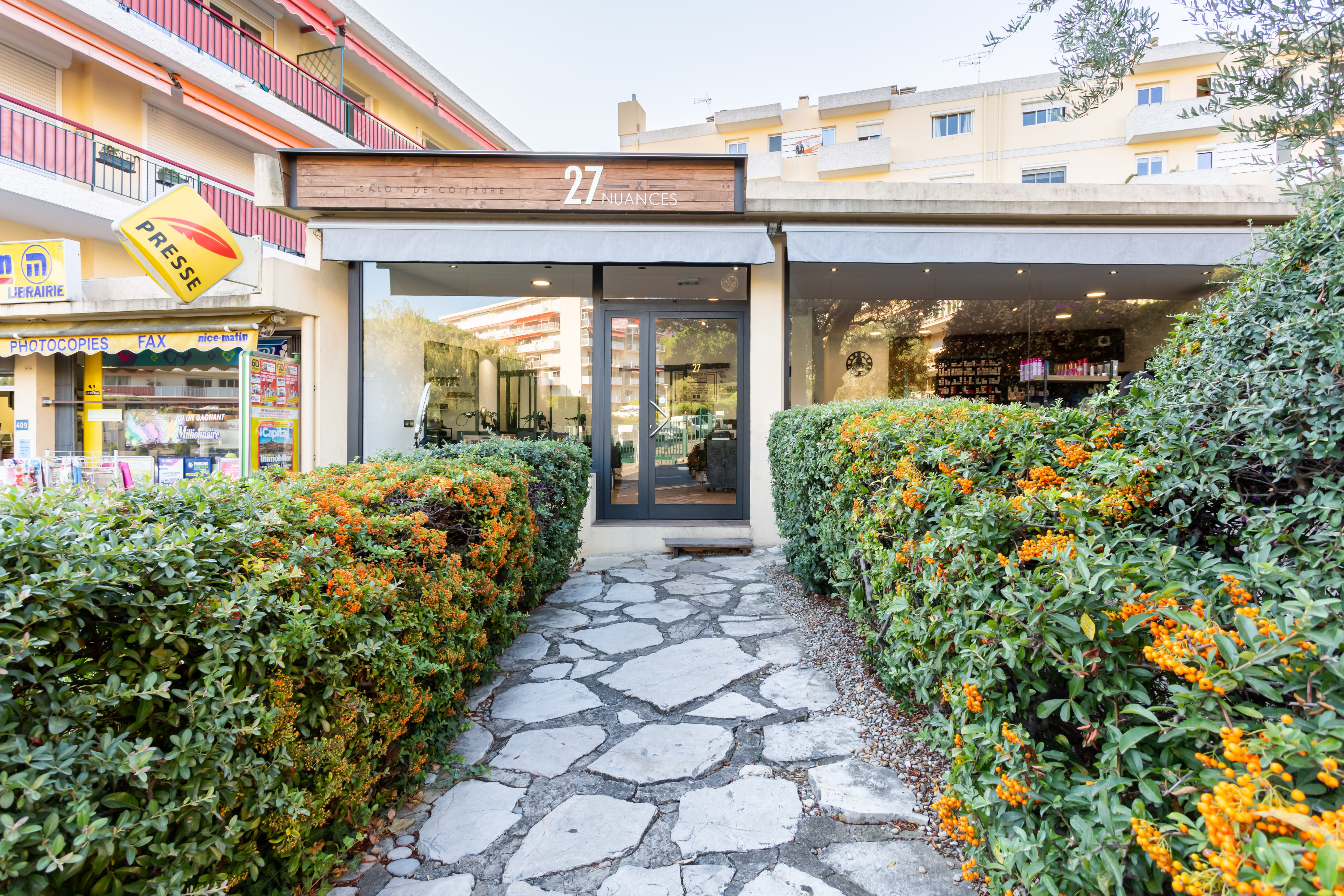 27 Nuances - Coiffure Antibes - OneBooking