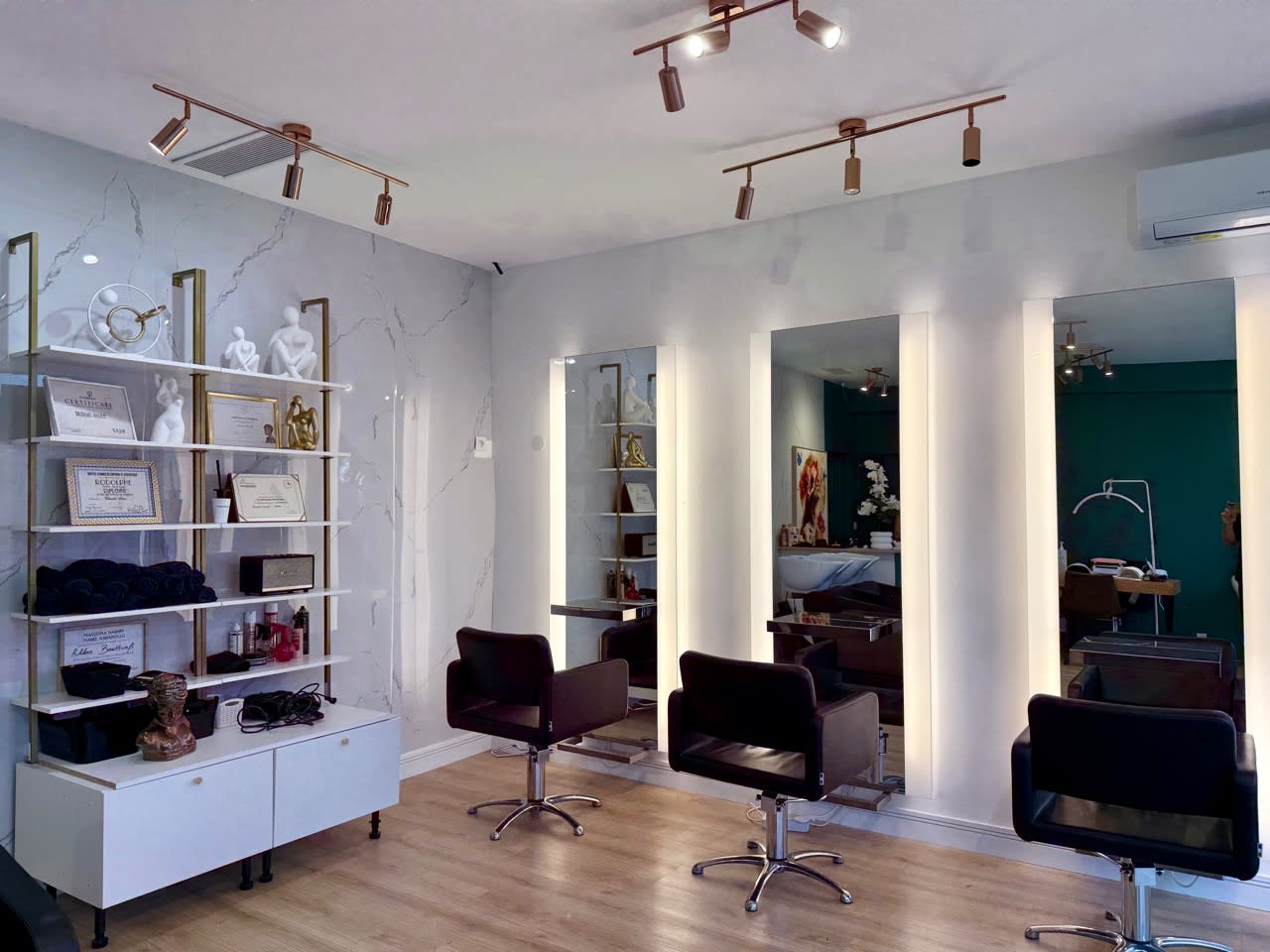 Ahlem Artiste - Coiffure Le Cannet - Photo de couverture - OneBooking