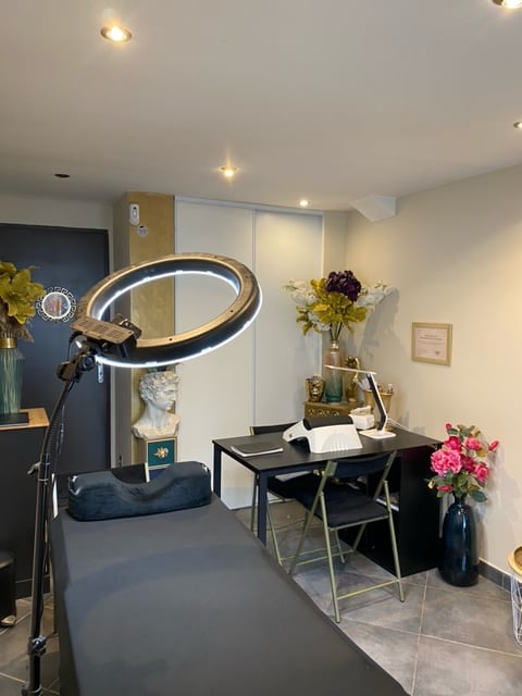 Flawless Institut - Sourcils & cils Le Havre - OneBooking
