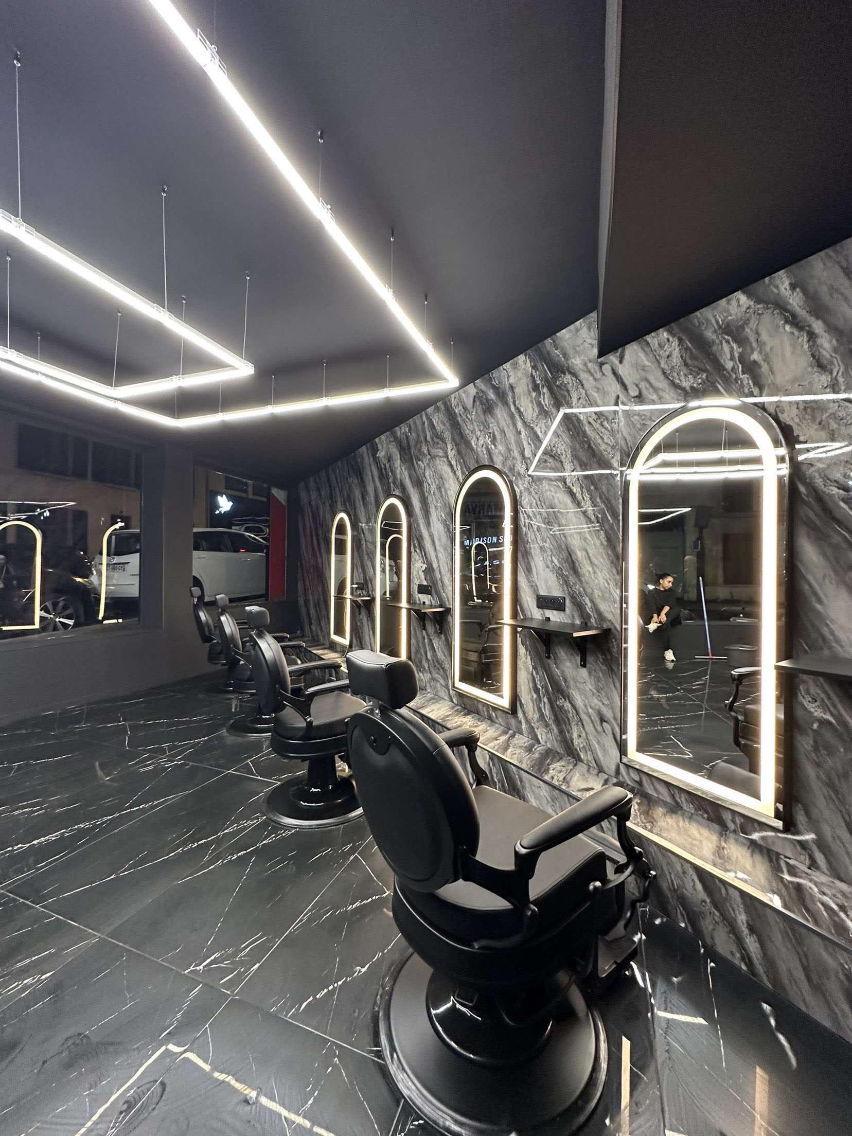 Madison SQUARE BARBER Sarcelle Village