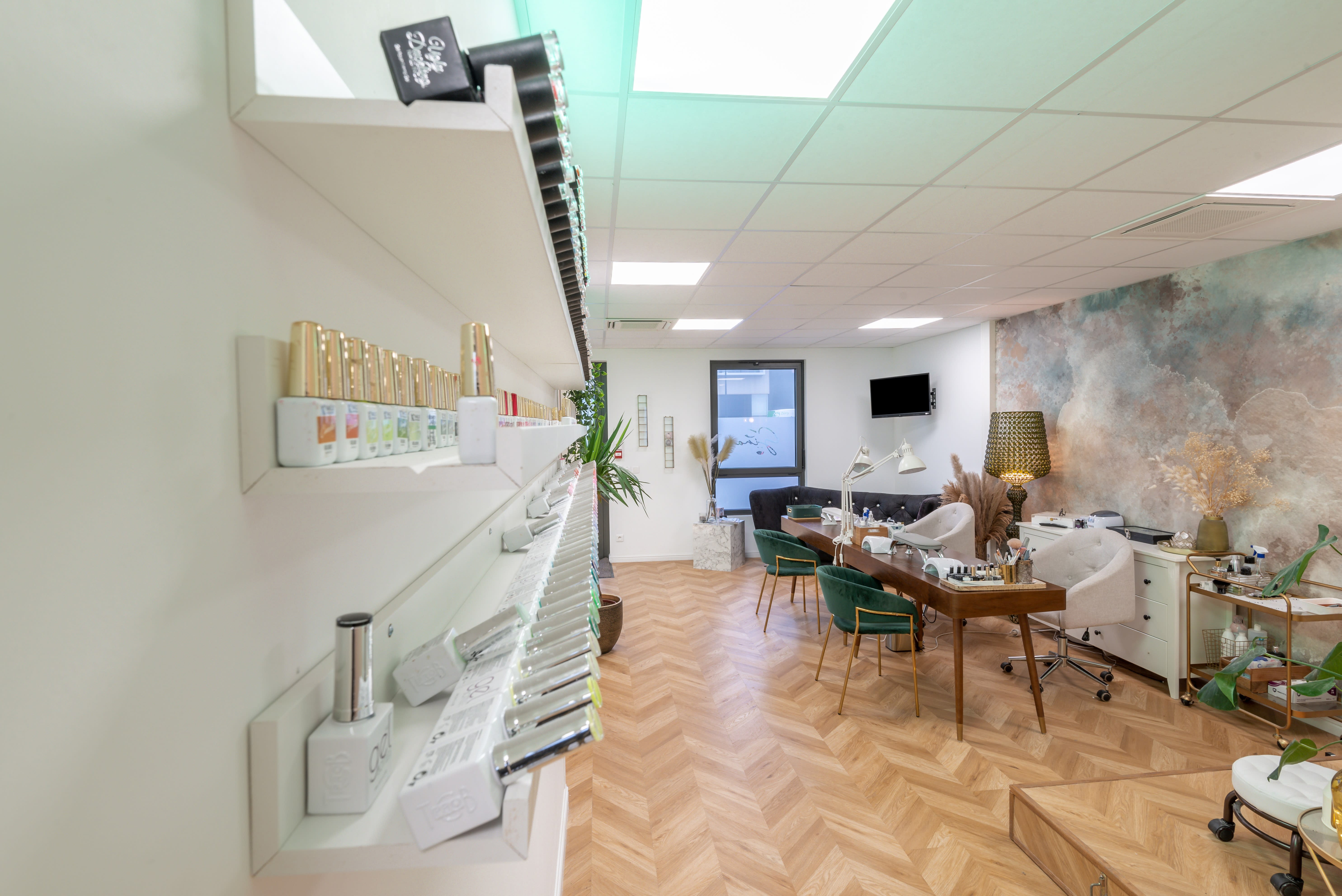 Gina Beauty Bar - Onglerie Poitiers - OneBooking