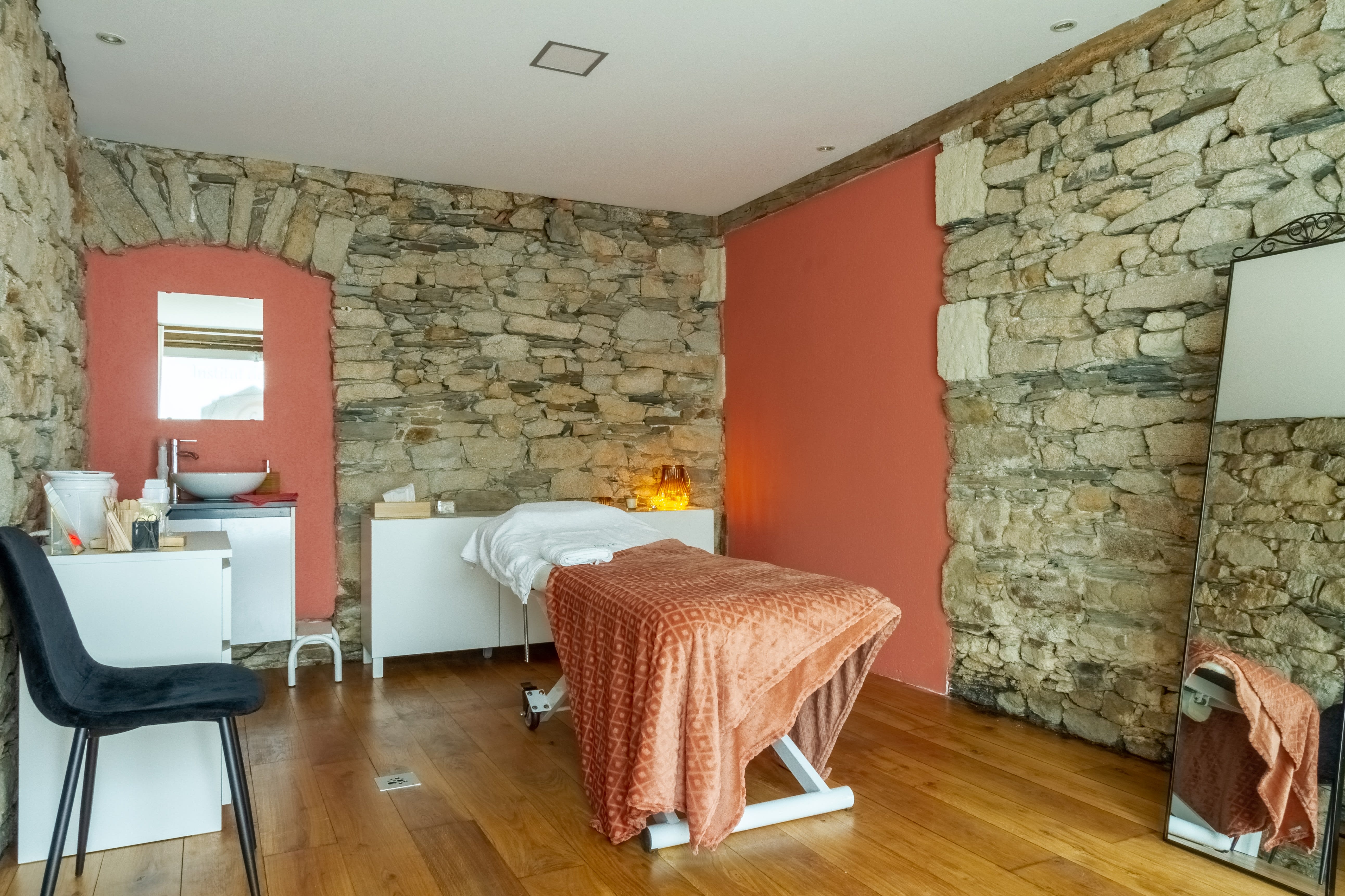 Les 2 Moiselles De Launay - Institut de beauté Nantes - Les 2 Moiselles De Launay - Photo Galerie - OneBooking