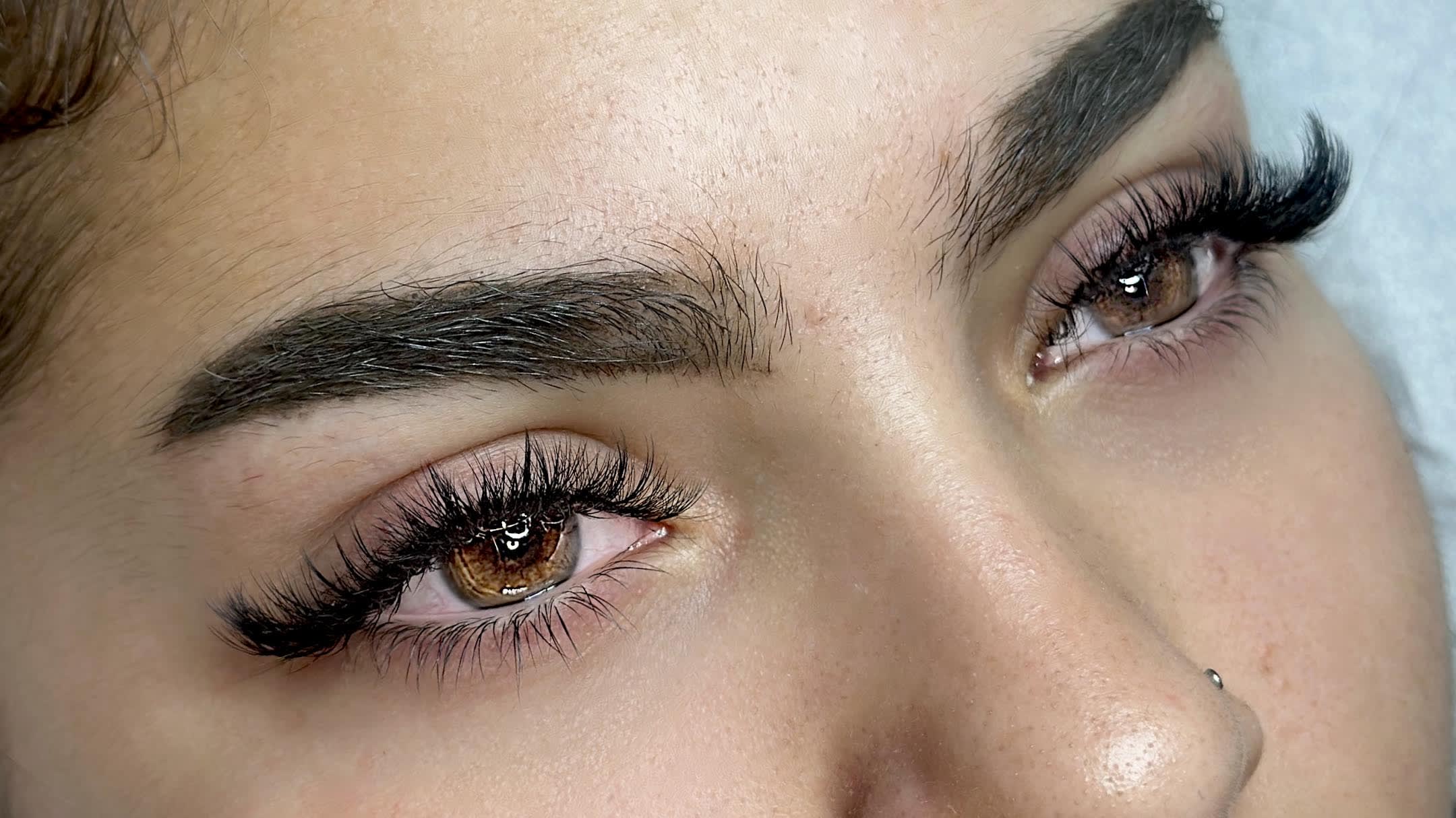 INSTANT SECRET - Sourcils & cils Nice - INSTANT SECRET - Photo Galerie - OneBooking