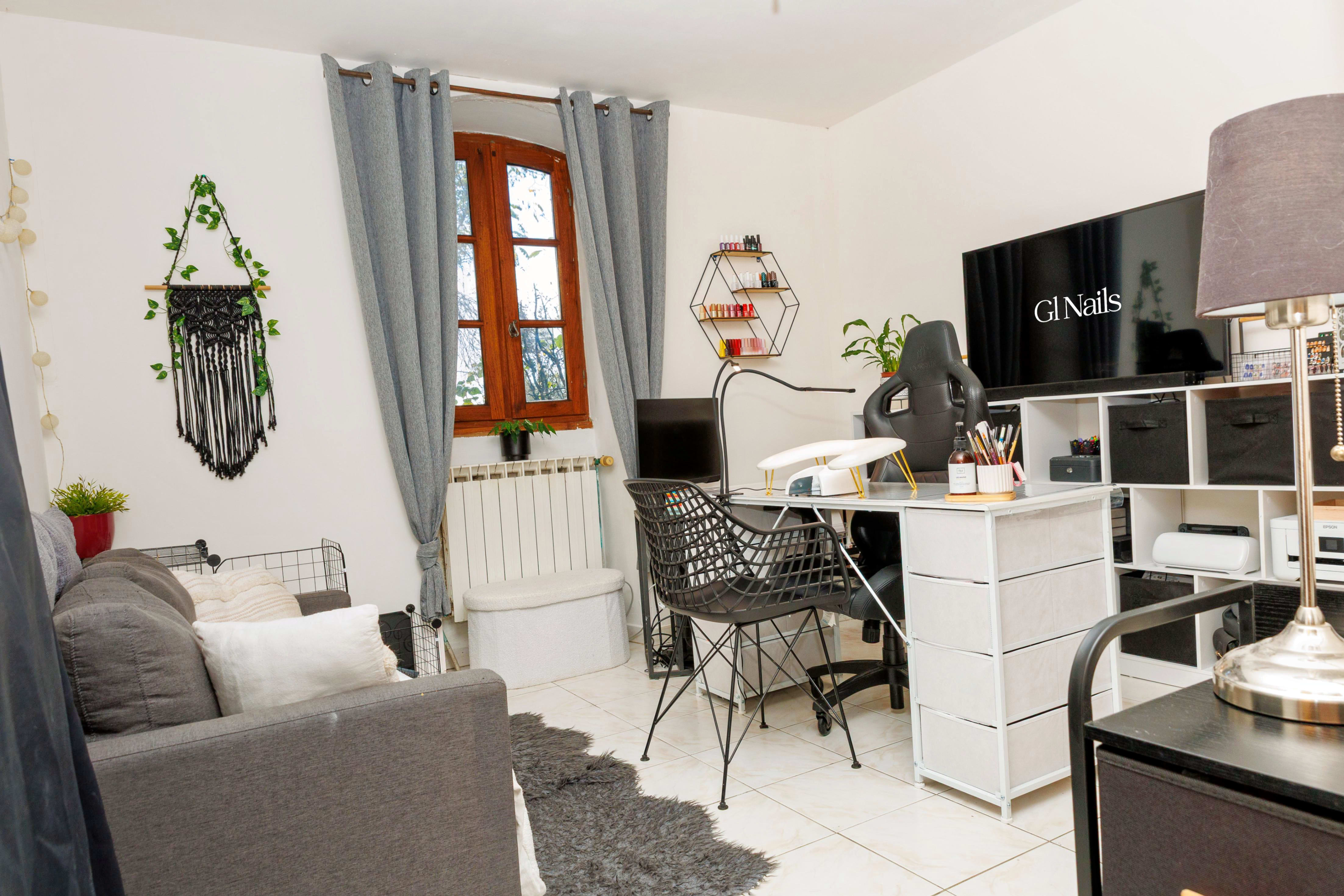 Gl Nails - Coiffure Alès - Gl Nails - Photo Galerie - OneBooking