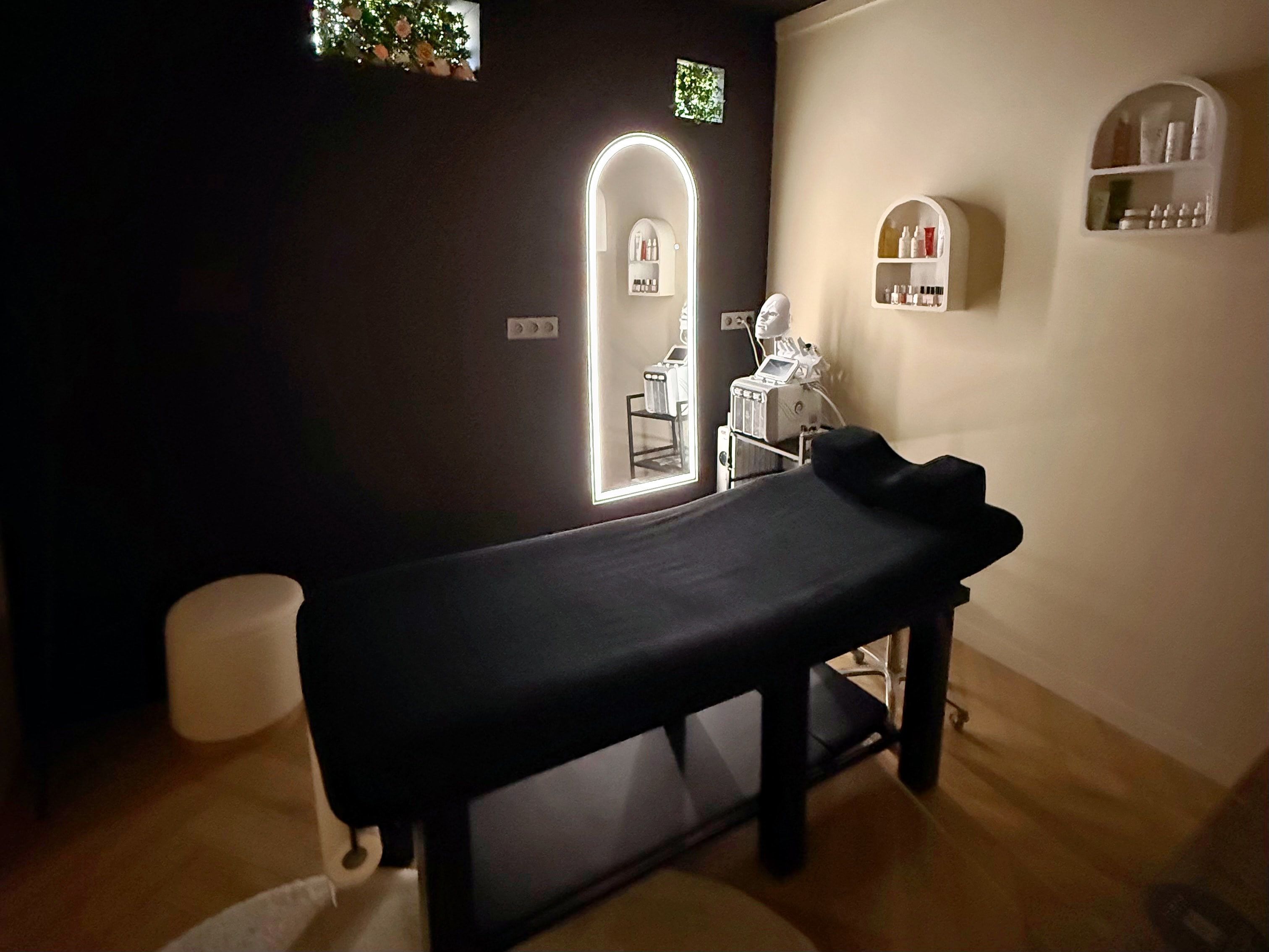 Beauty Studio by EM - Chez Maison Opale - Institut de beauté Nîmes - OneBooking