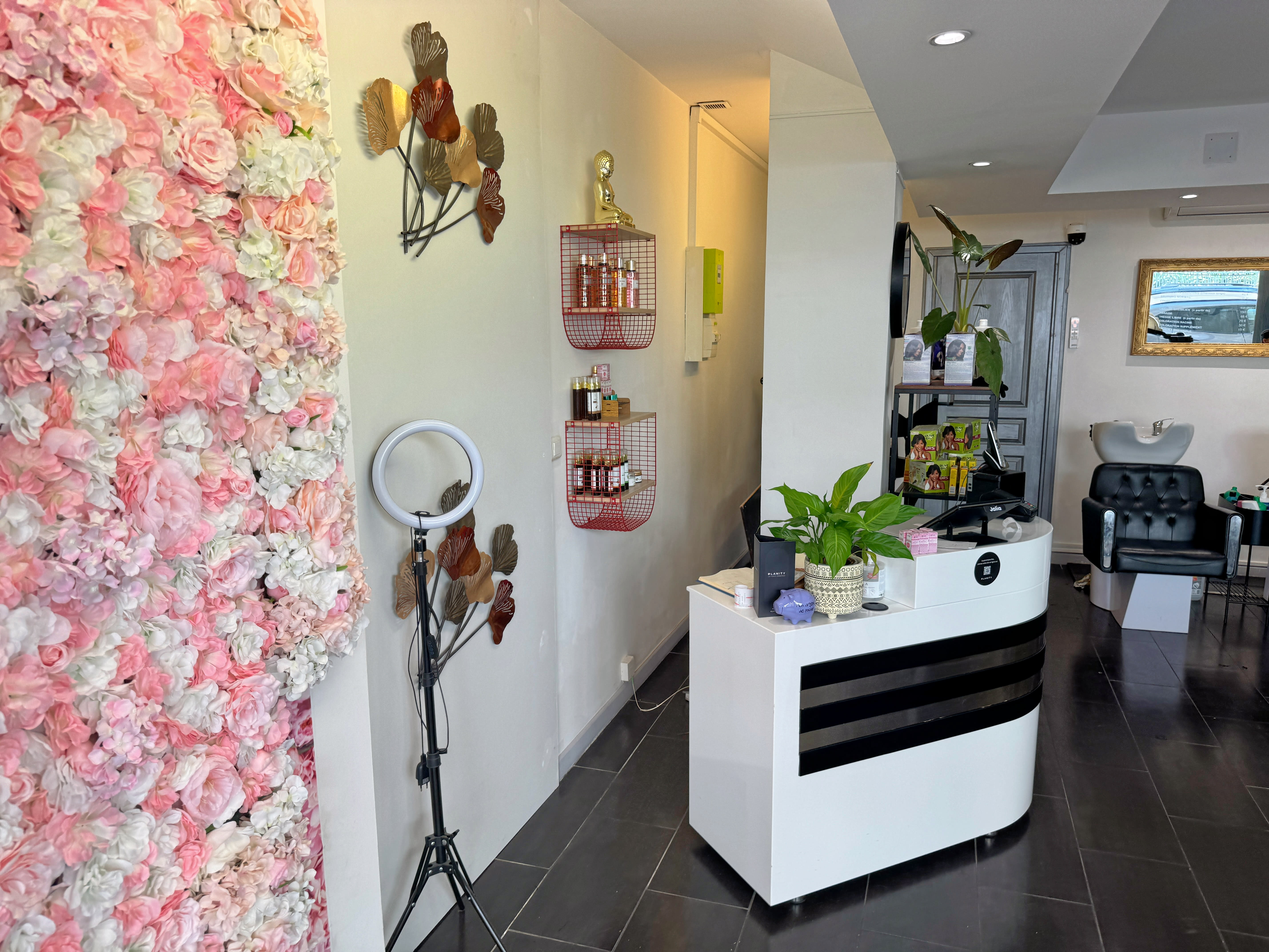 Sublime beauté - Coiffure Nice - Sublime beauté - Photo Galerie - OneBooking