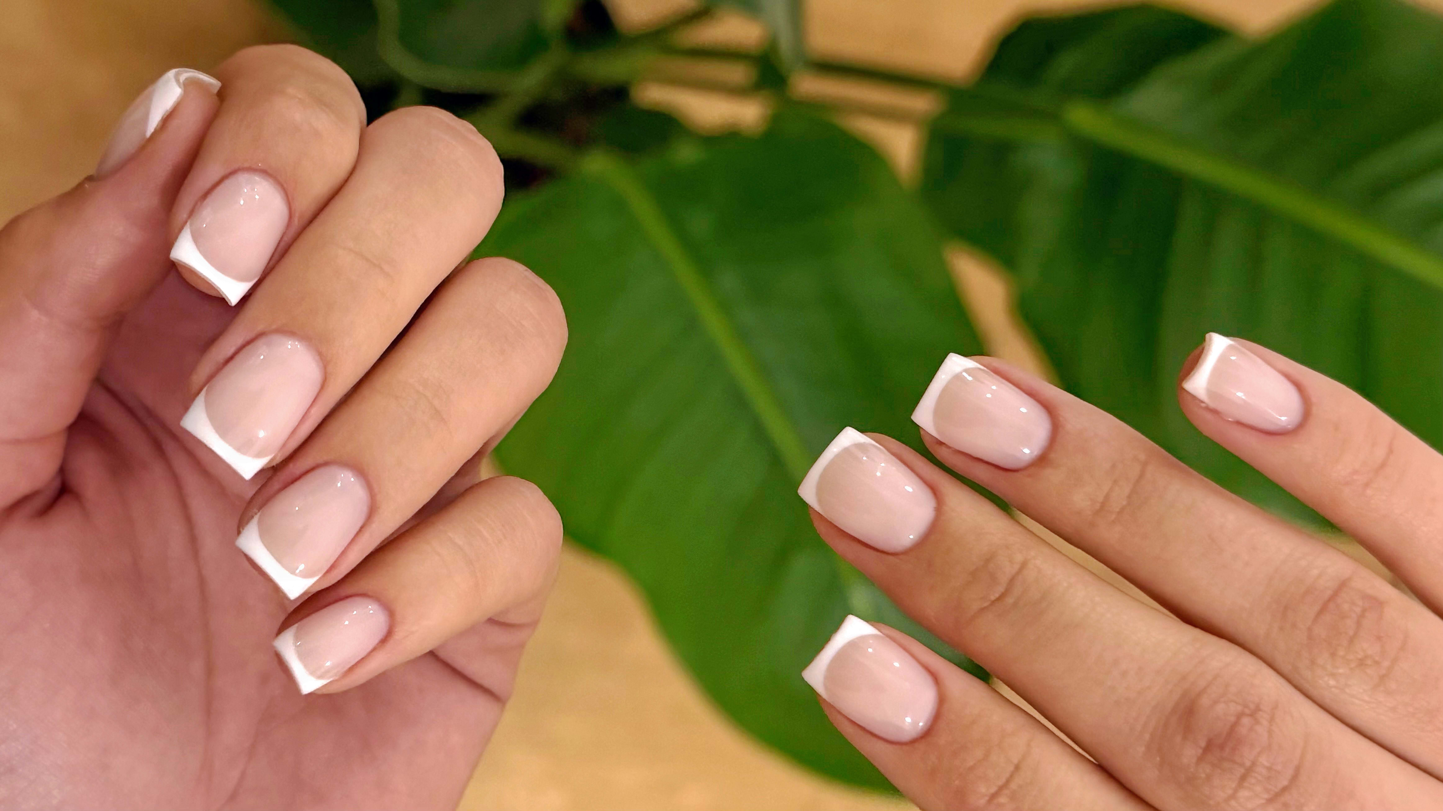 Doll Nails - Onglerie Lille - OneBooking