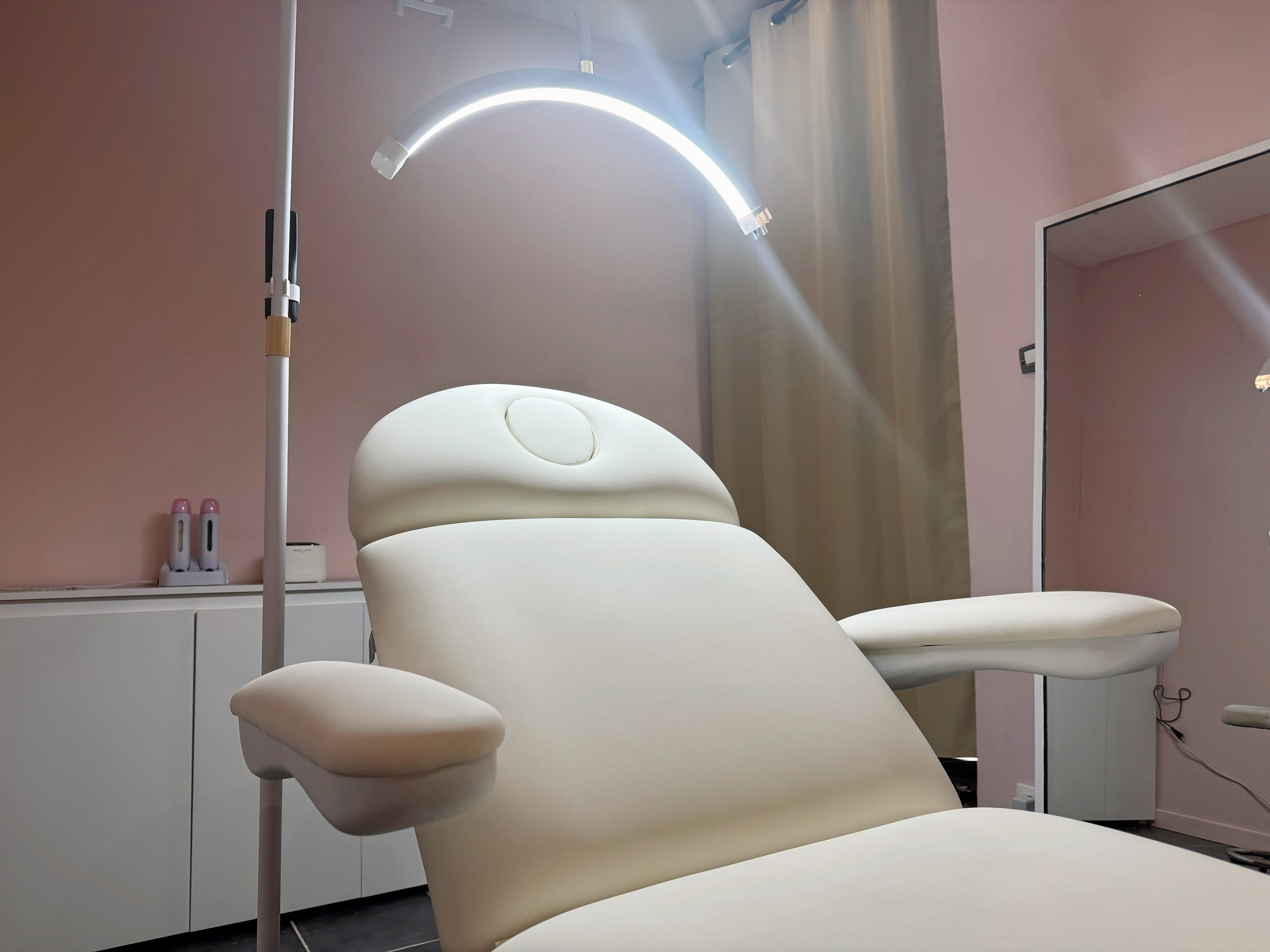 Beauty by Le Lab - Onglerie Lille - OneBooking