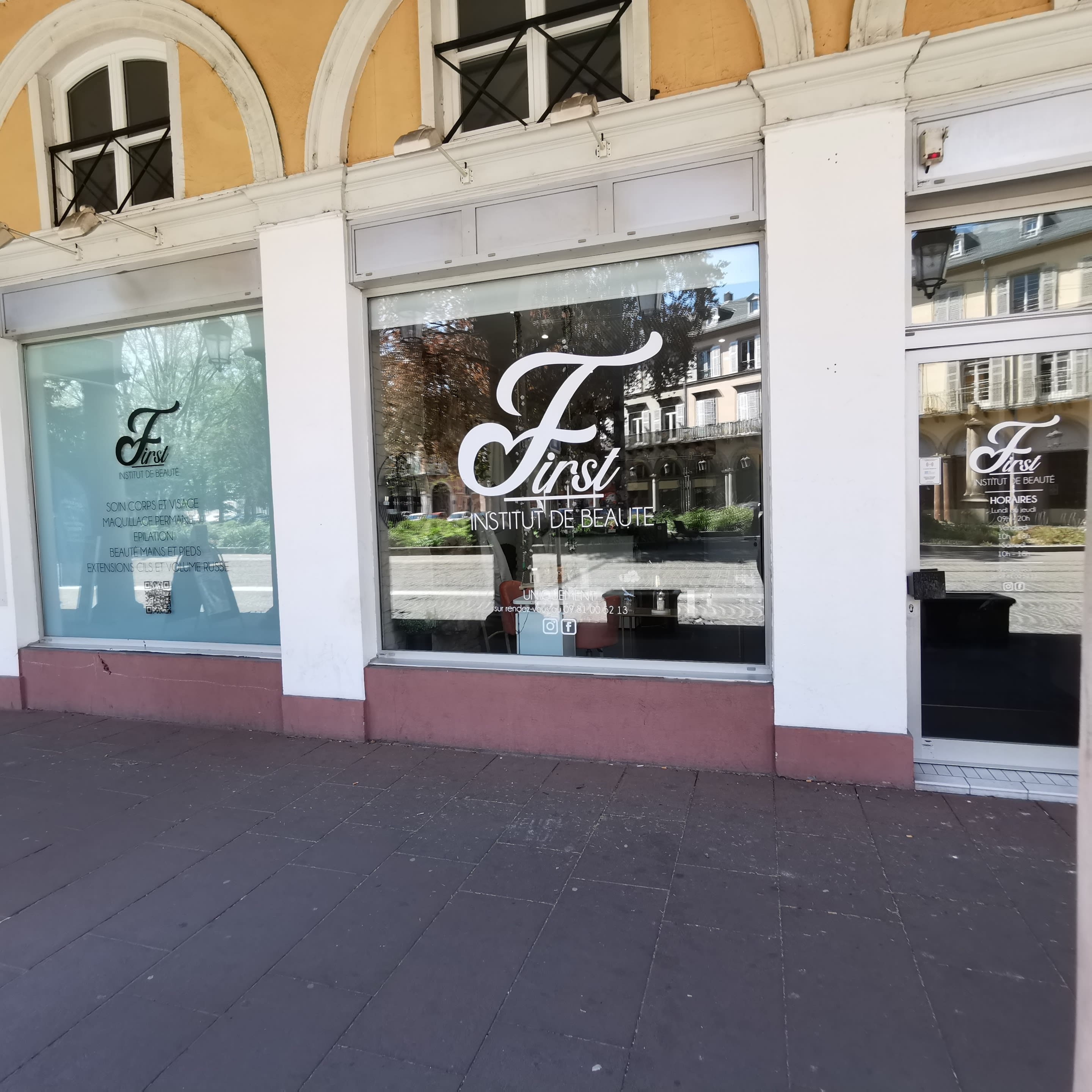 Institut First